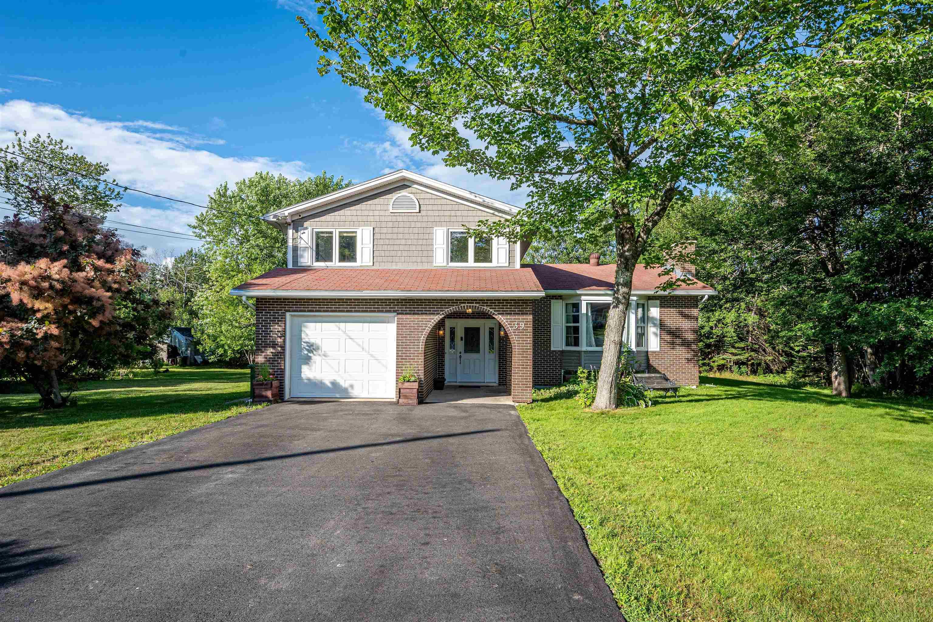 $599,900.00: 39 Delmerle Drive, Whites Lake