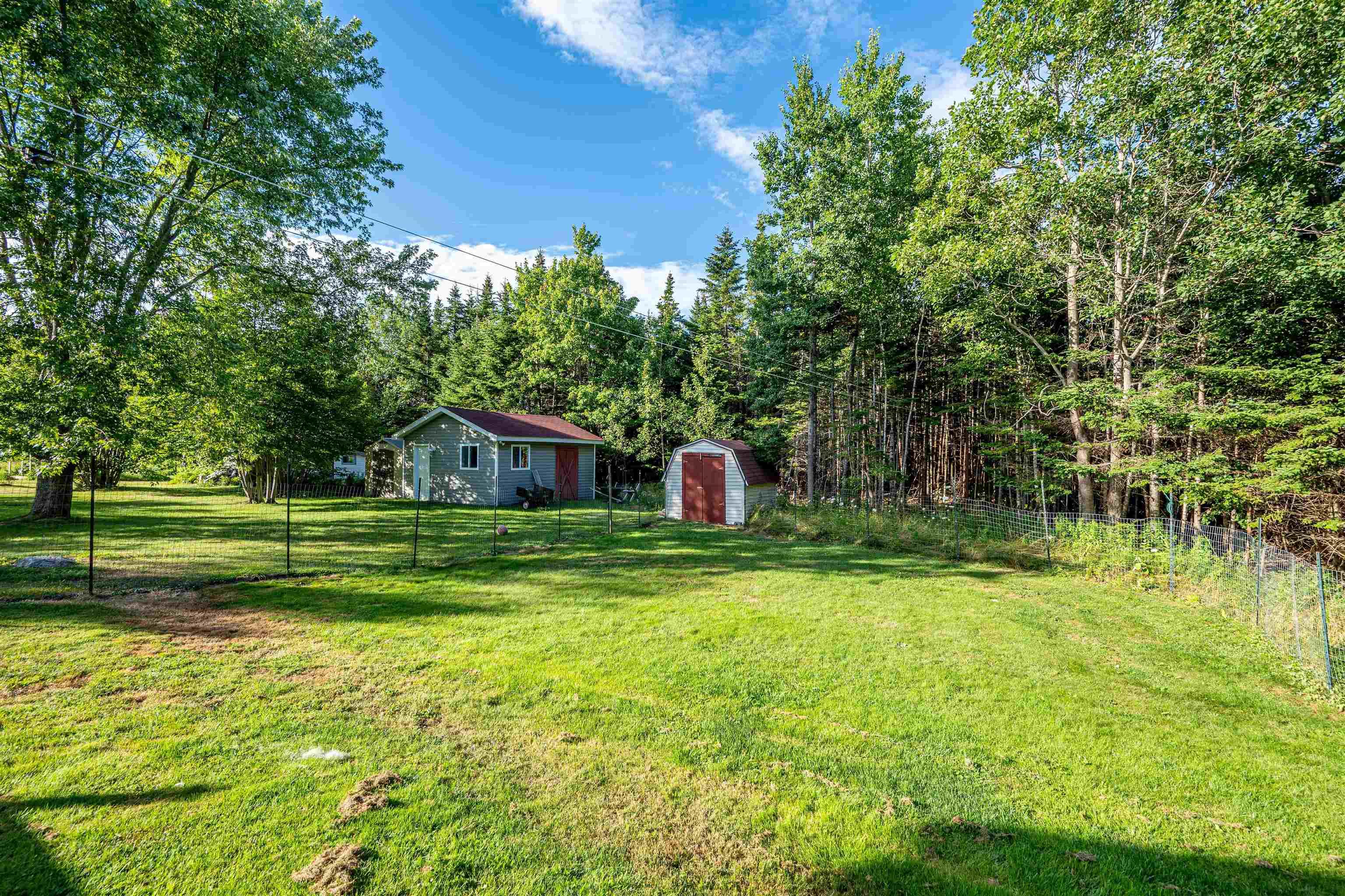 $599,900.00: 39 Delmerle Drive, Whites Lake