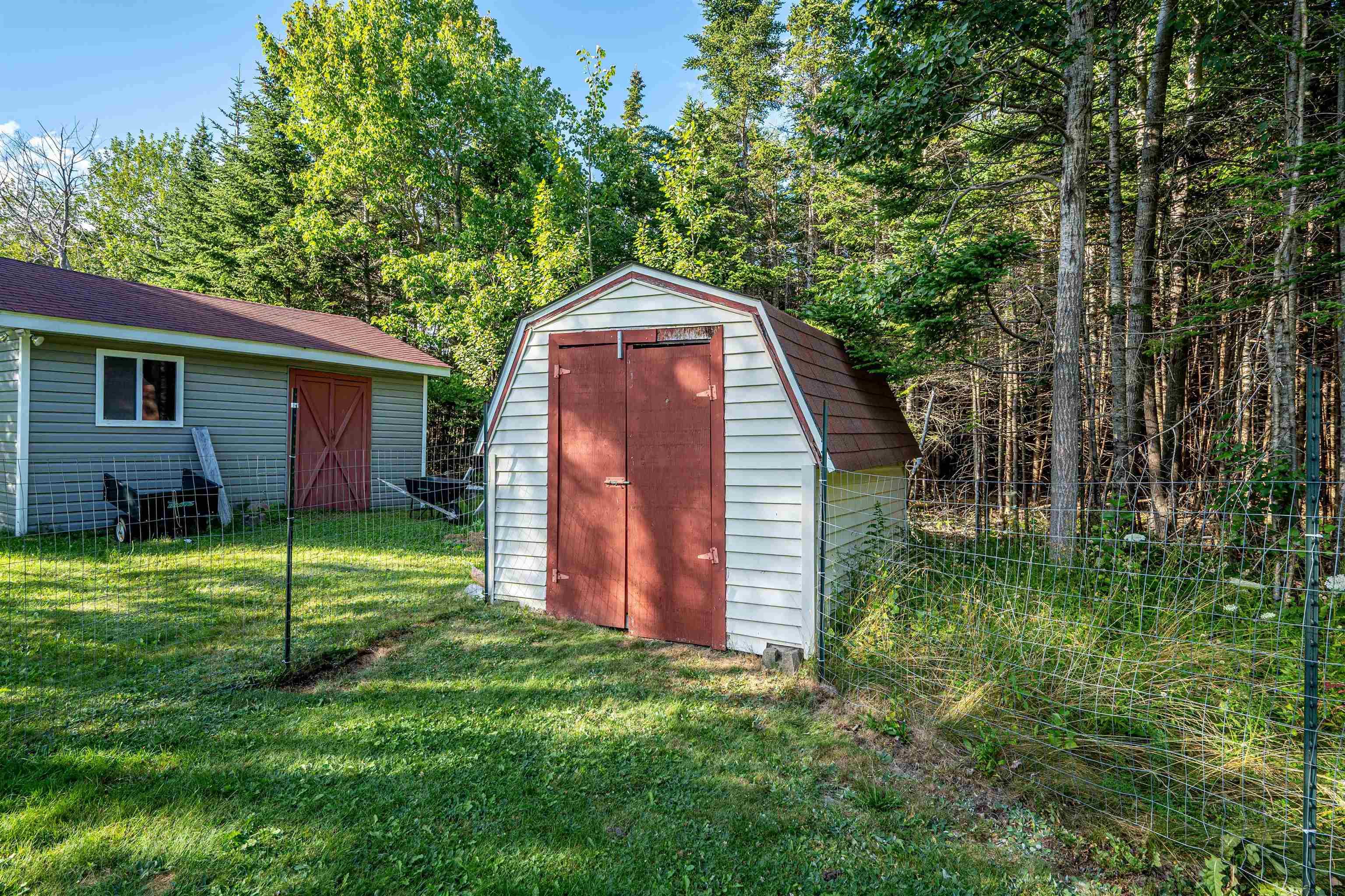 $599,900.00: 39 Delmerle Drive, Whites Lake
