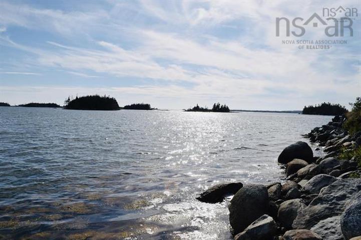 $171,900.00: 22-2 1984 Ostrea Lake Road, Ostrea Lake