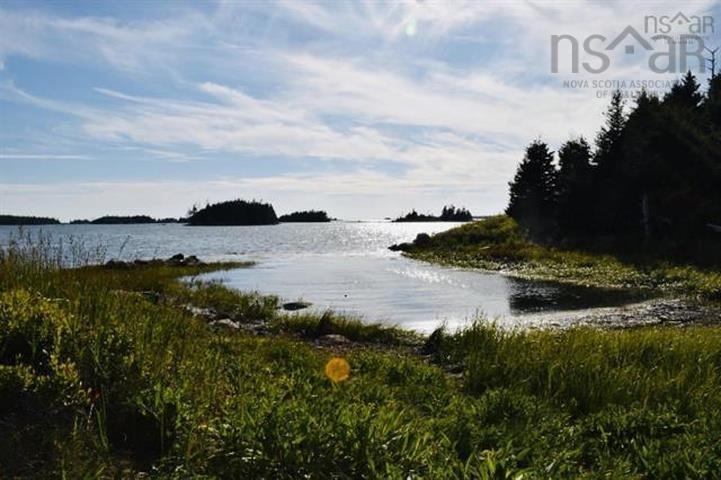 $171,900.00: 22-2 1984 Ostrea Lake Road, Ostrea Lake