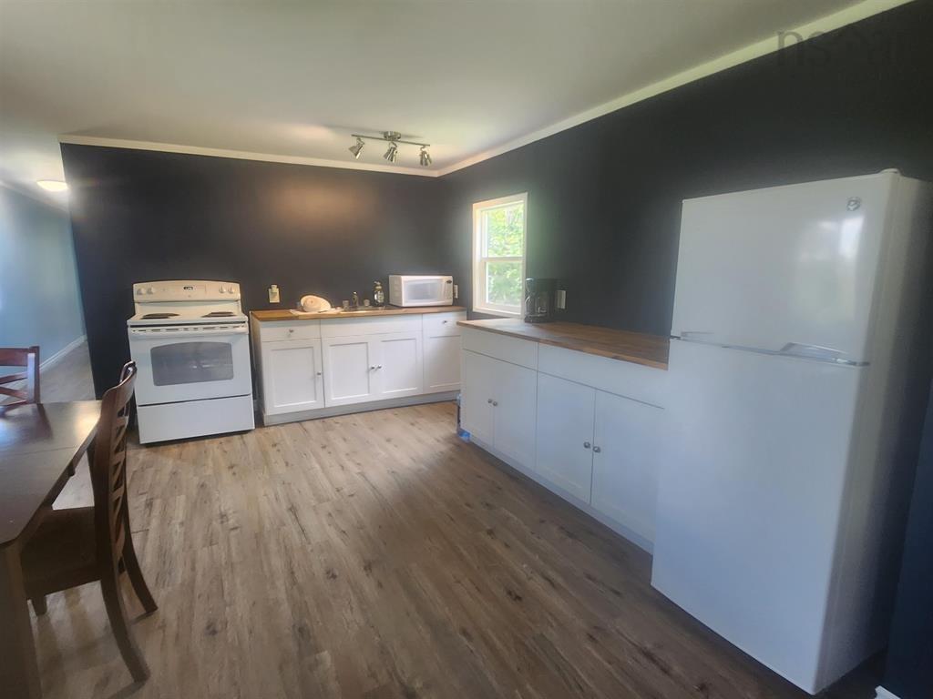 $234,900.00: 2403 West Ship Harbour Road, Owls Head