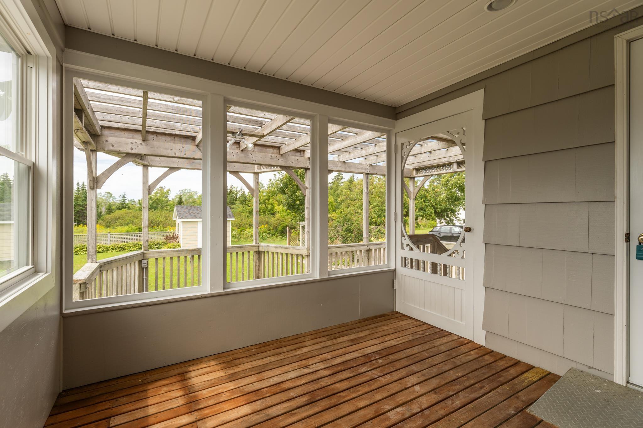 $275,000.00: 948 Highway 335, West Pubnico