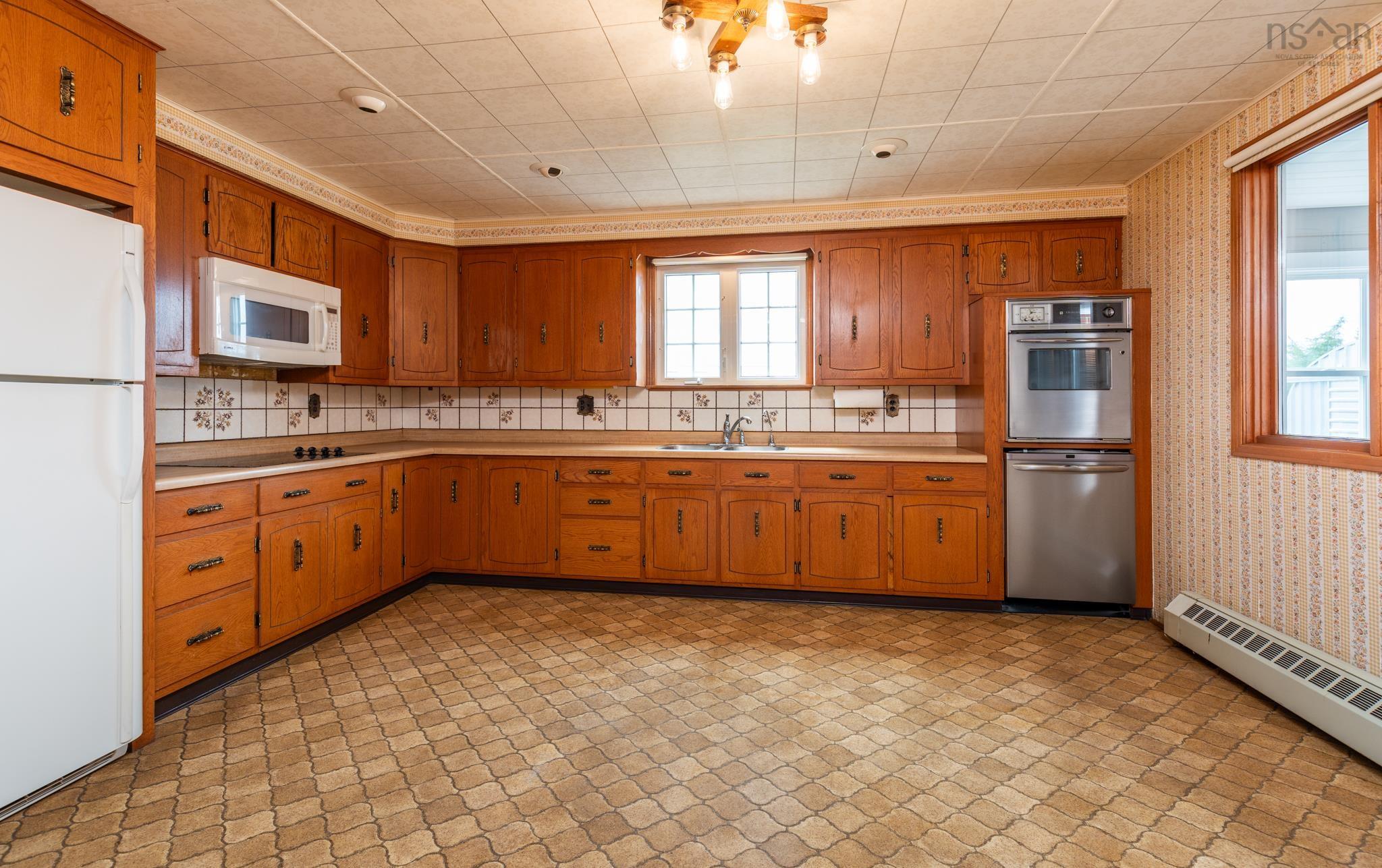 $275,000.00: 948 Highway 335, West Pubnico