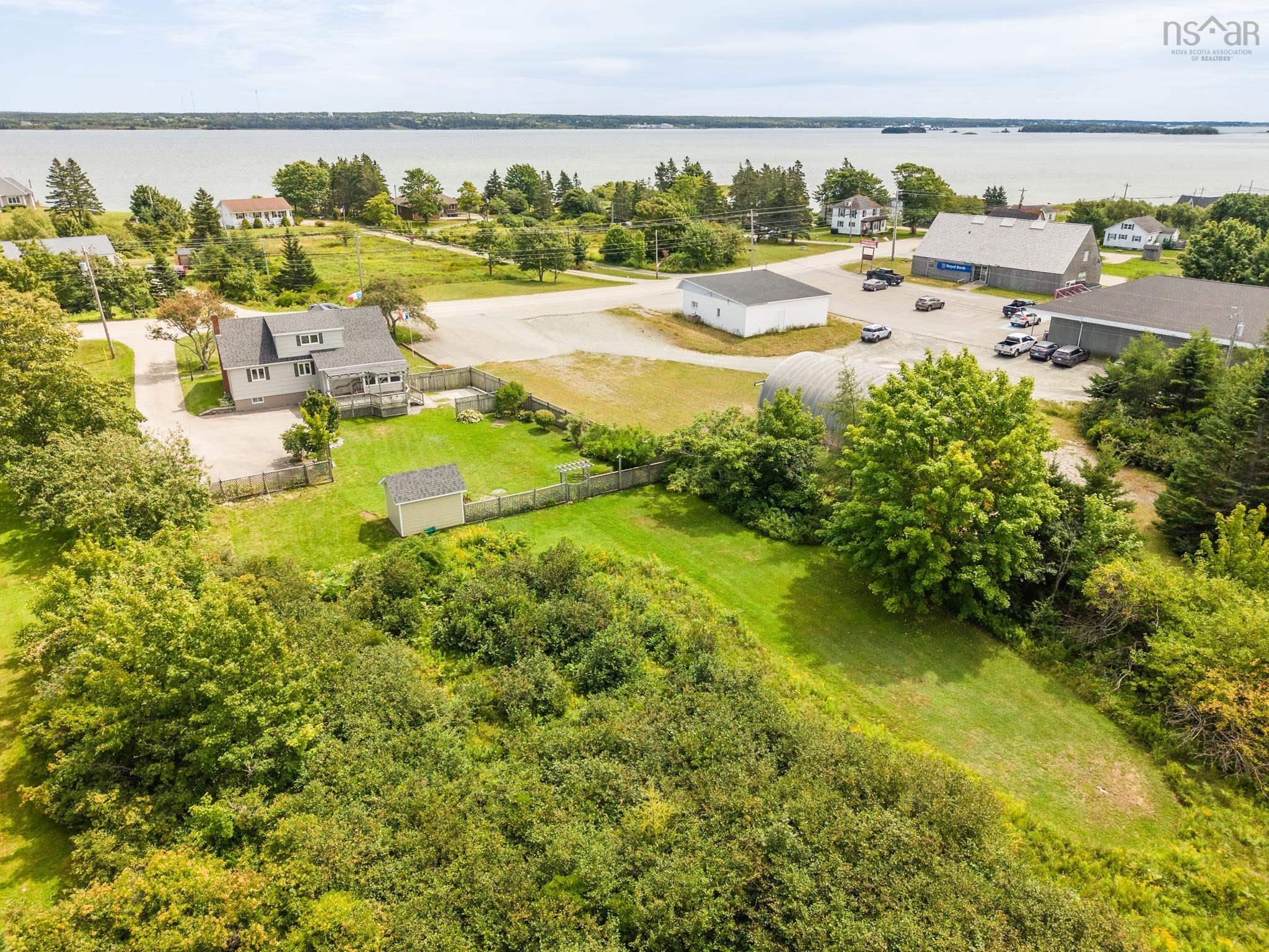 $275,000.00: 948 Highway 335, West Pubnico