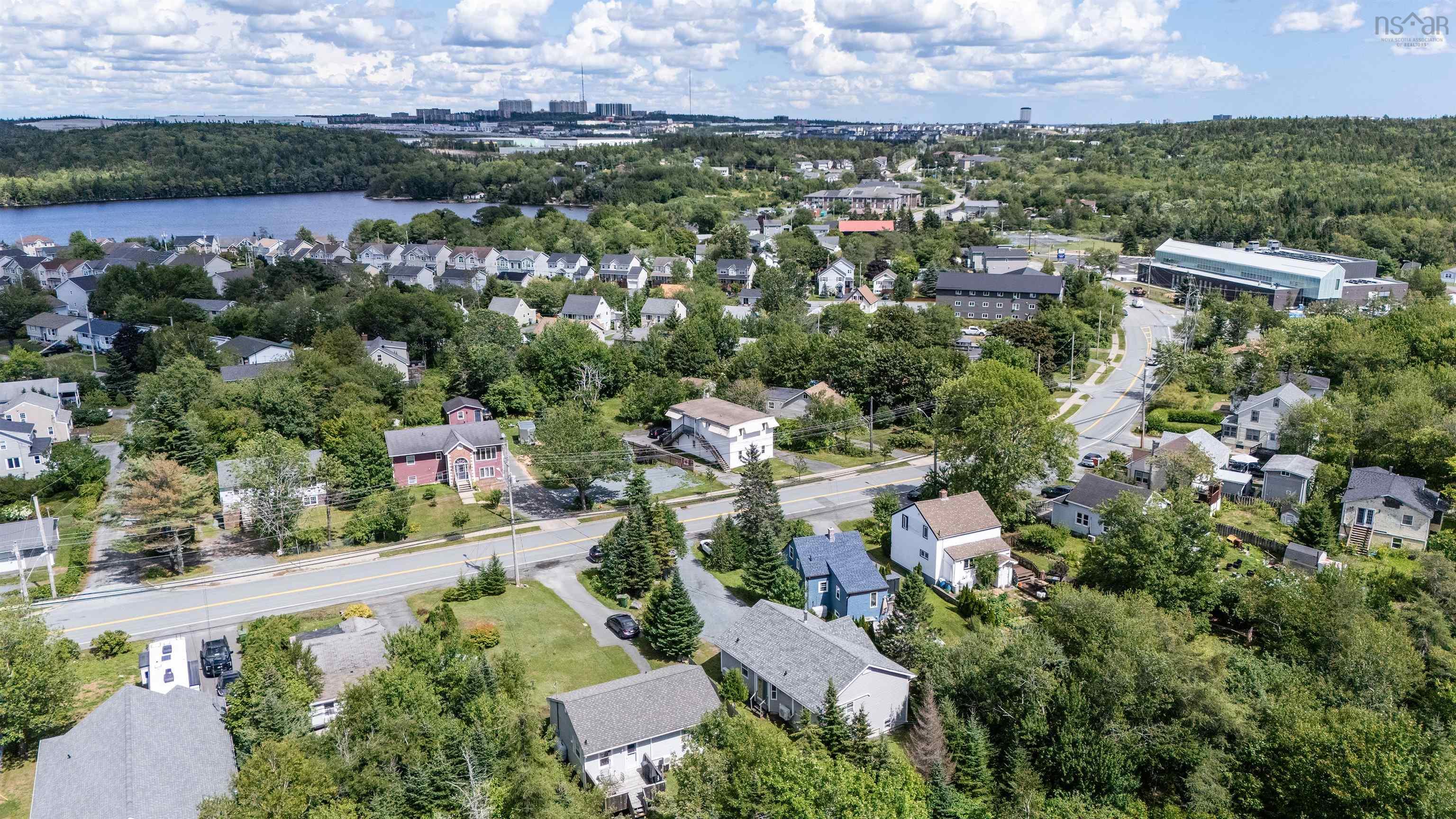 $569,900.00: 1562 St Margarets Bay Road, Lakeside