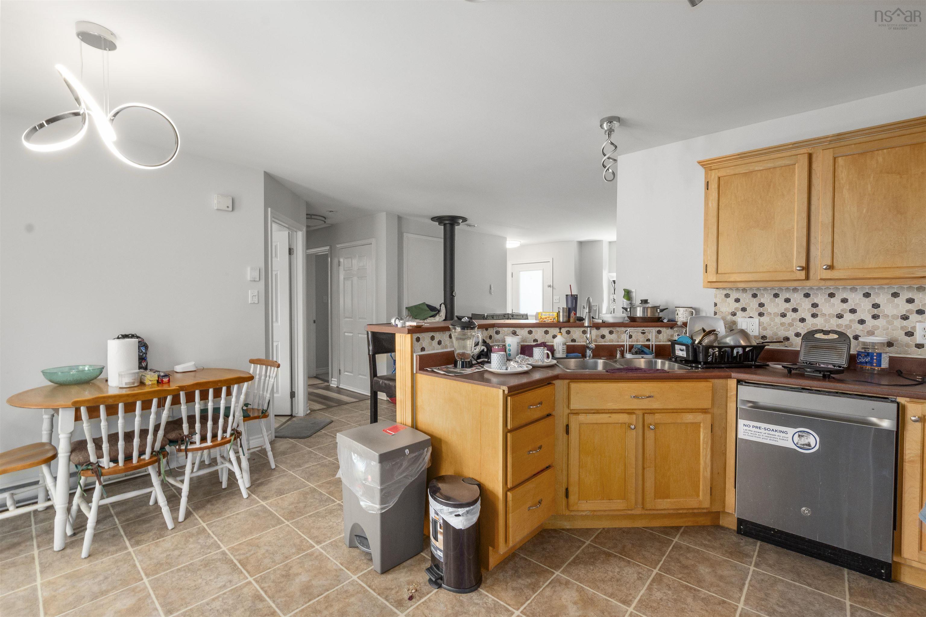 $569,900.00: 1562 St Margarets Bay Road, Lakeside