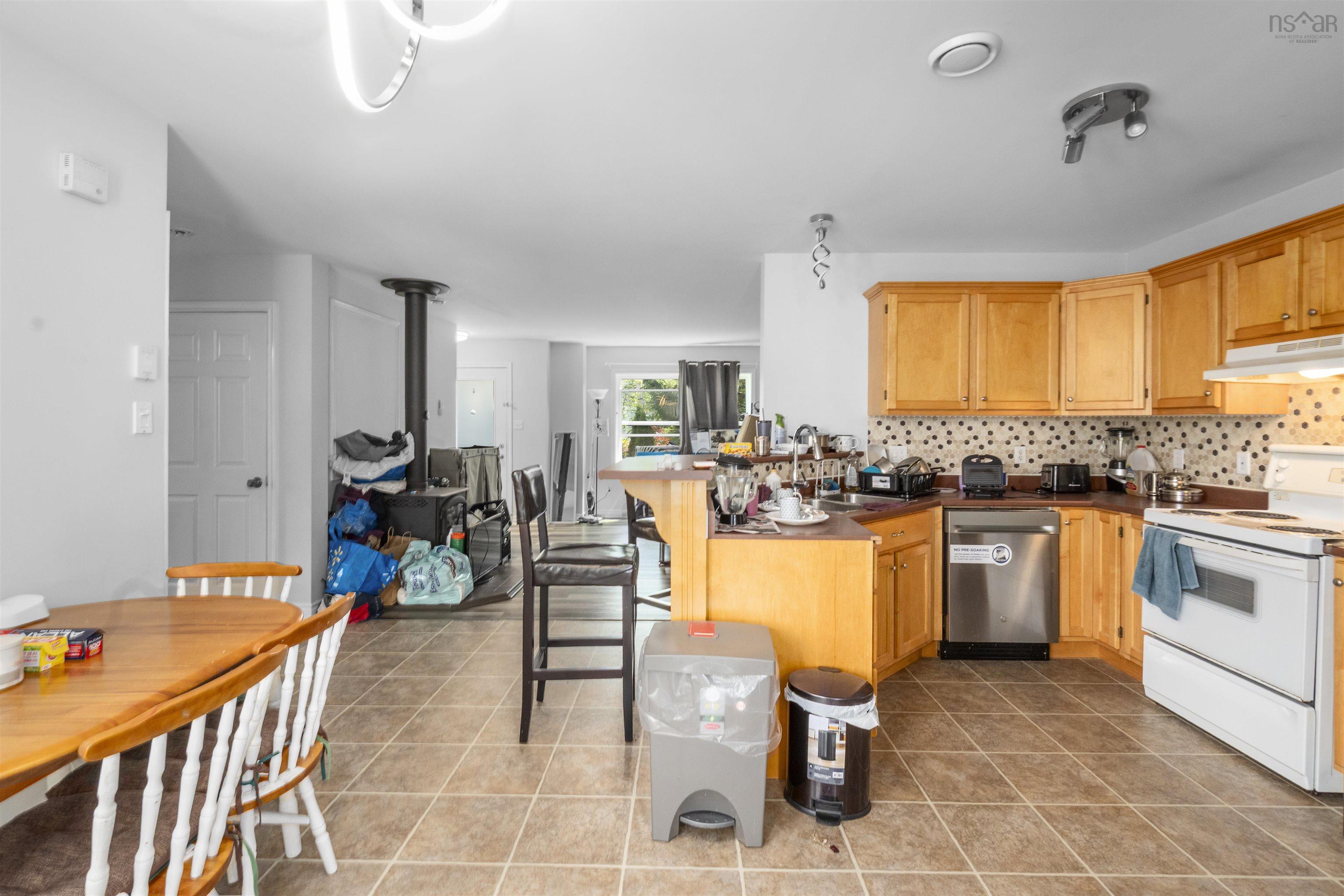 $569,900.00: 1562 St Margarets Bay Road, Lakeside