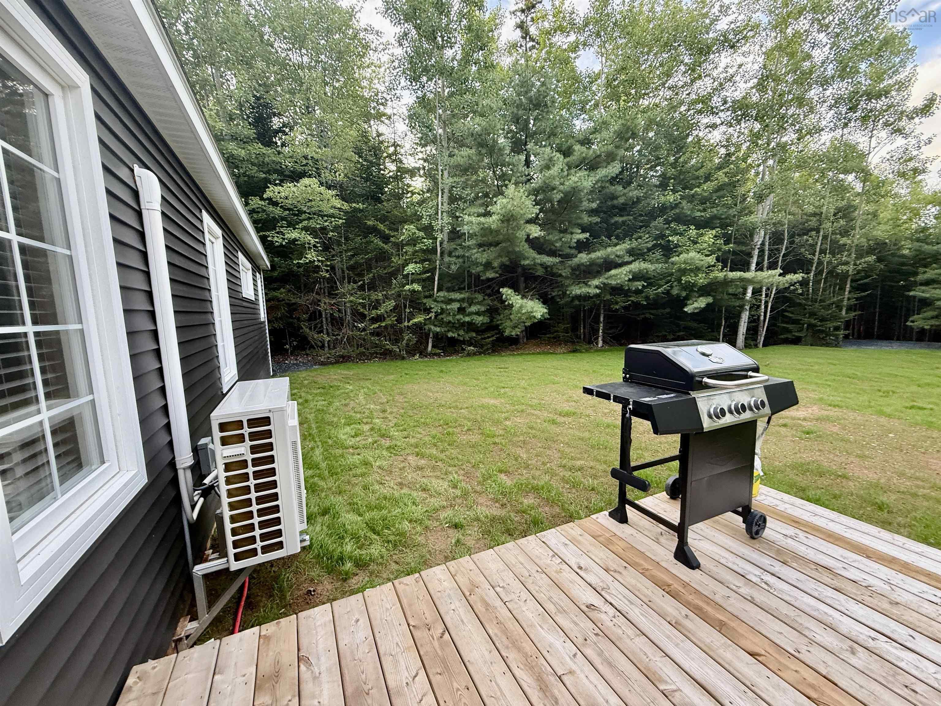 $489,900.00: 14 7101 Highway 14, Nine Mile River