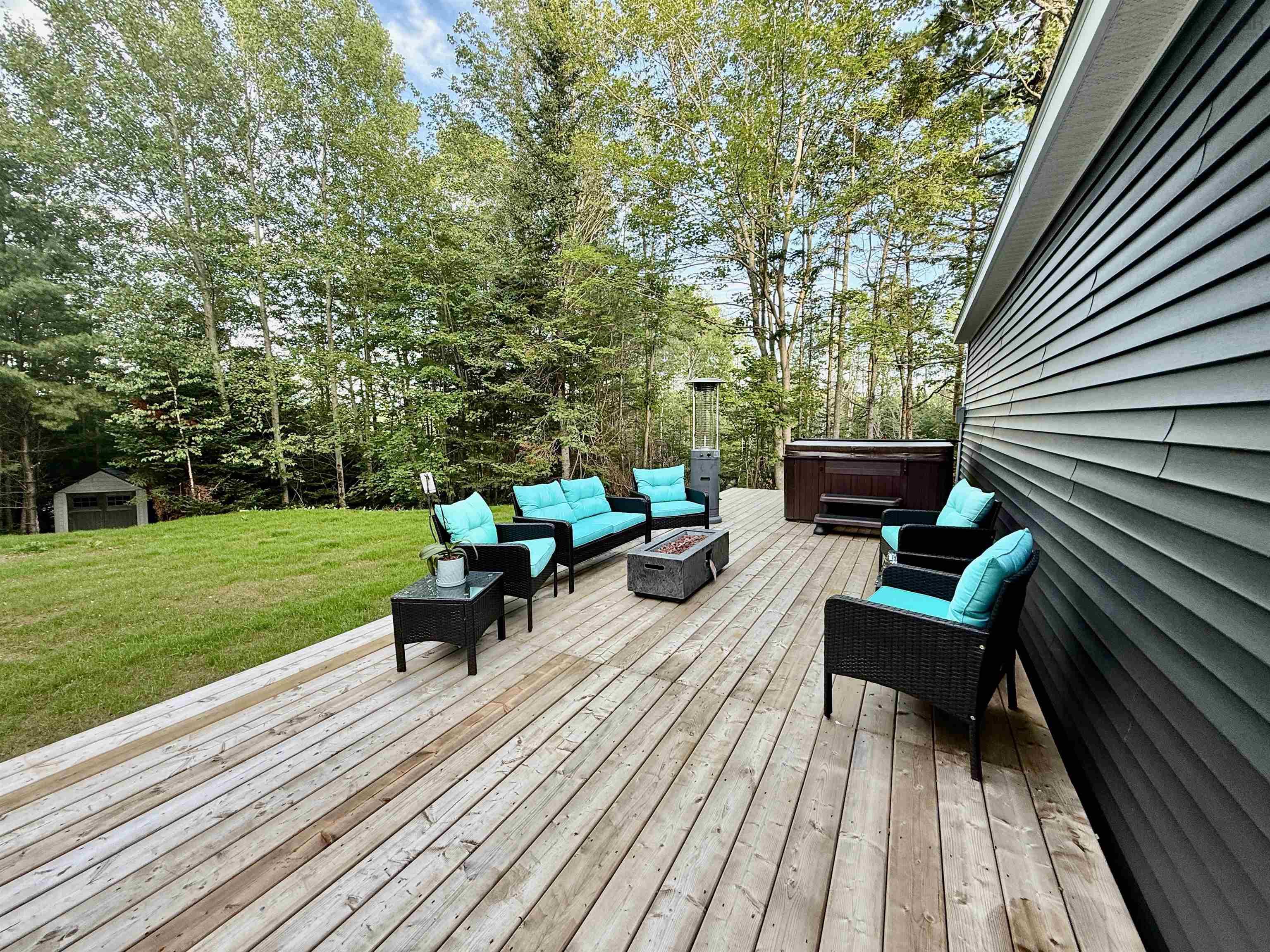 $489,900.00: 14 7101 Highway 14, Nine Mile River
