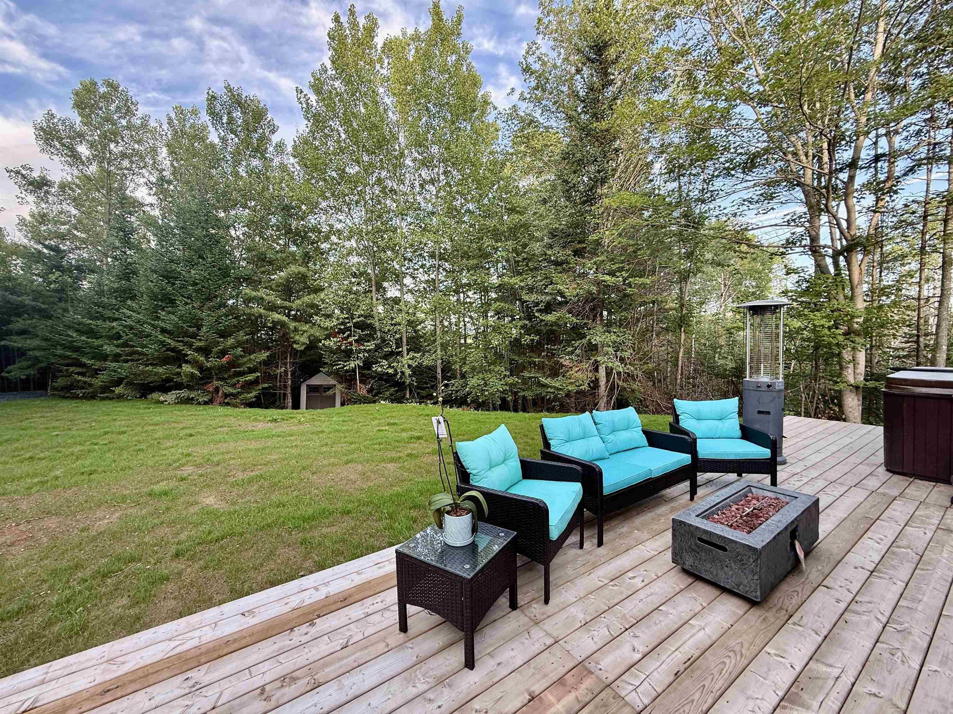$489,900.00: 14 7101 Highway 14, Nine Mile River