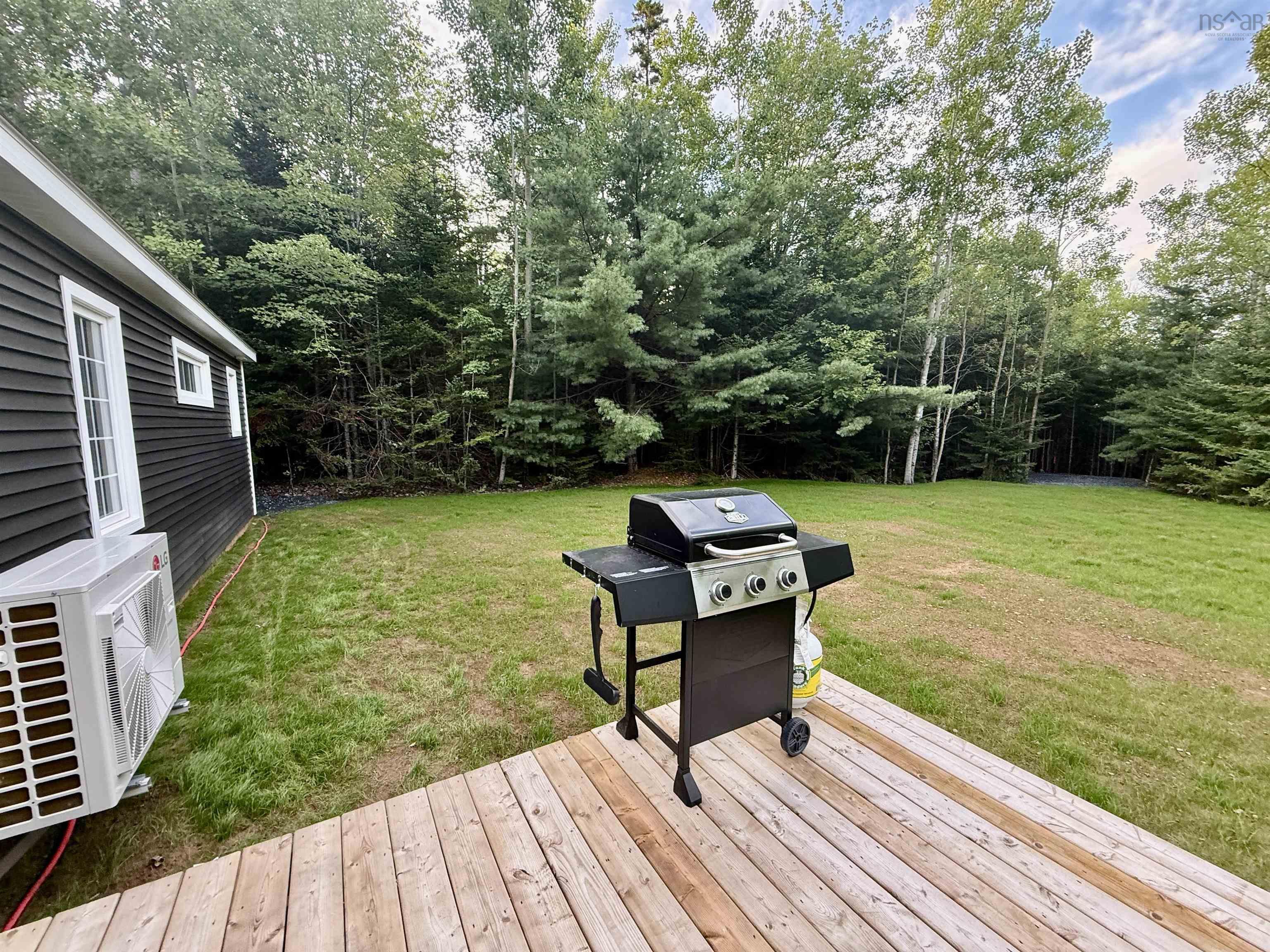 $489,900.00: 14 7101 Highway 14, Nine Mile River