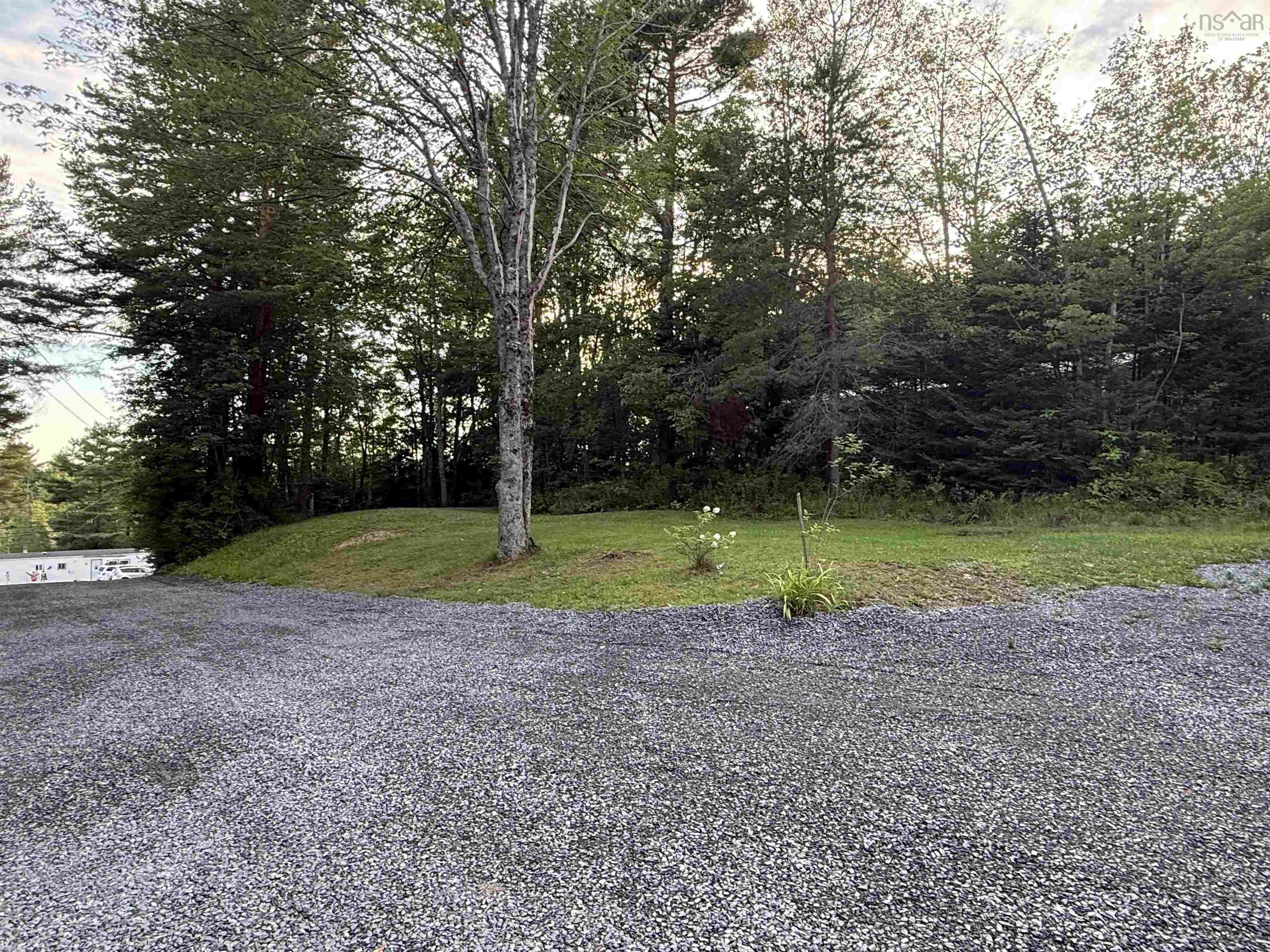 $489,900.00: 14 7101 Highway 14, Nine Mile River