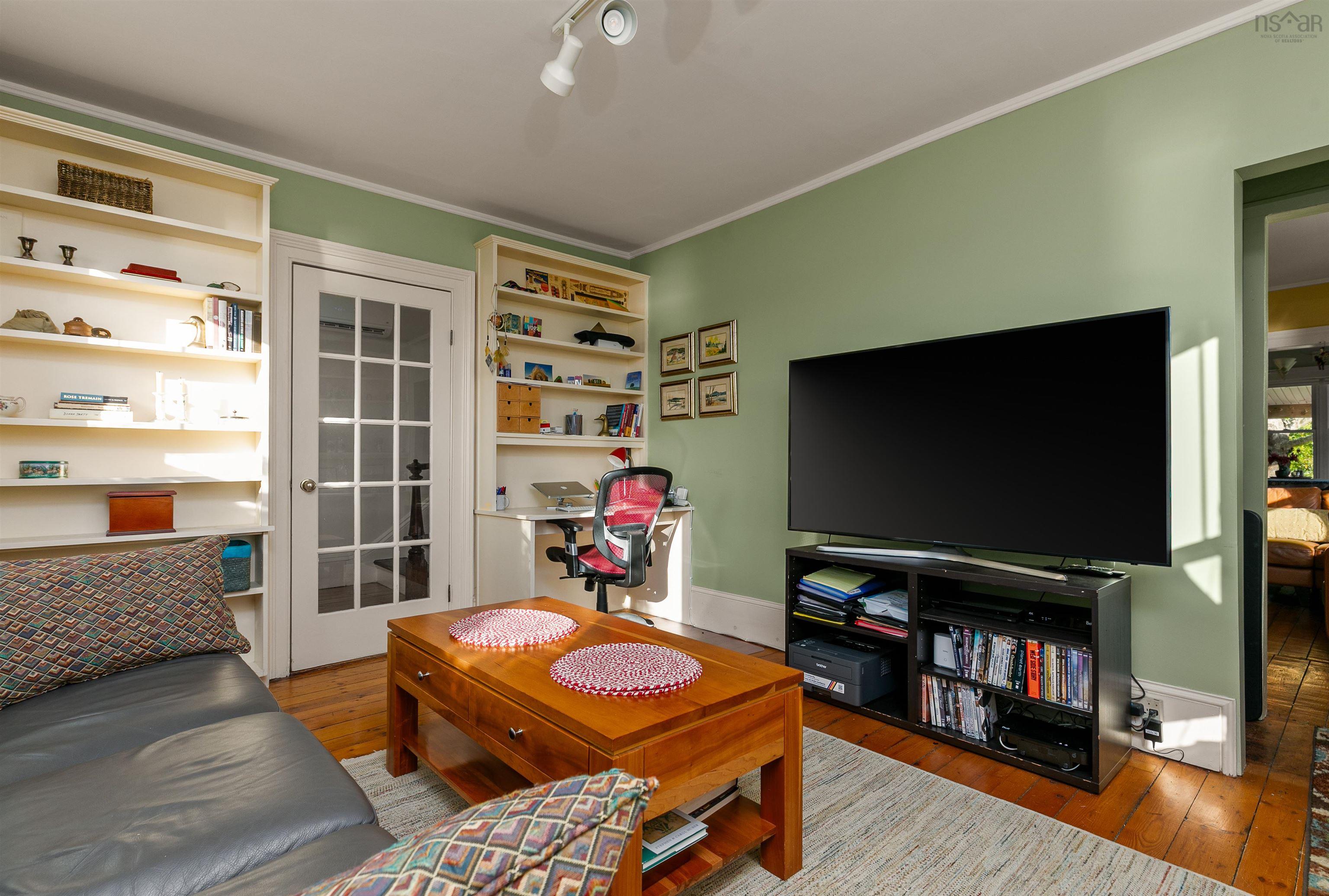 $949,900.00: 33 Cuisack Street, Dartmouth