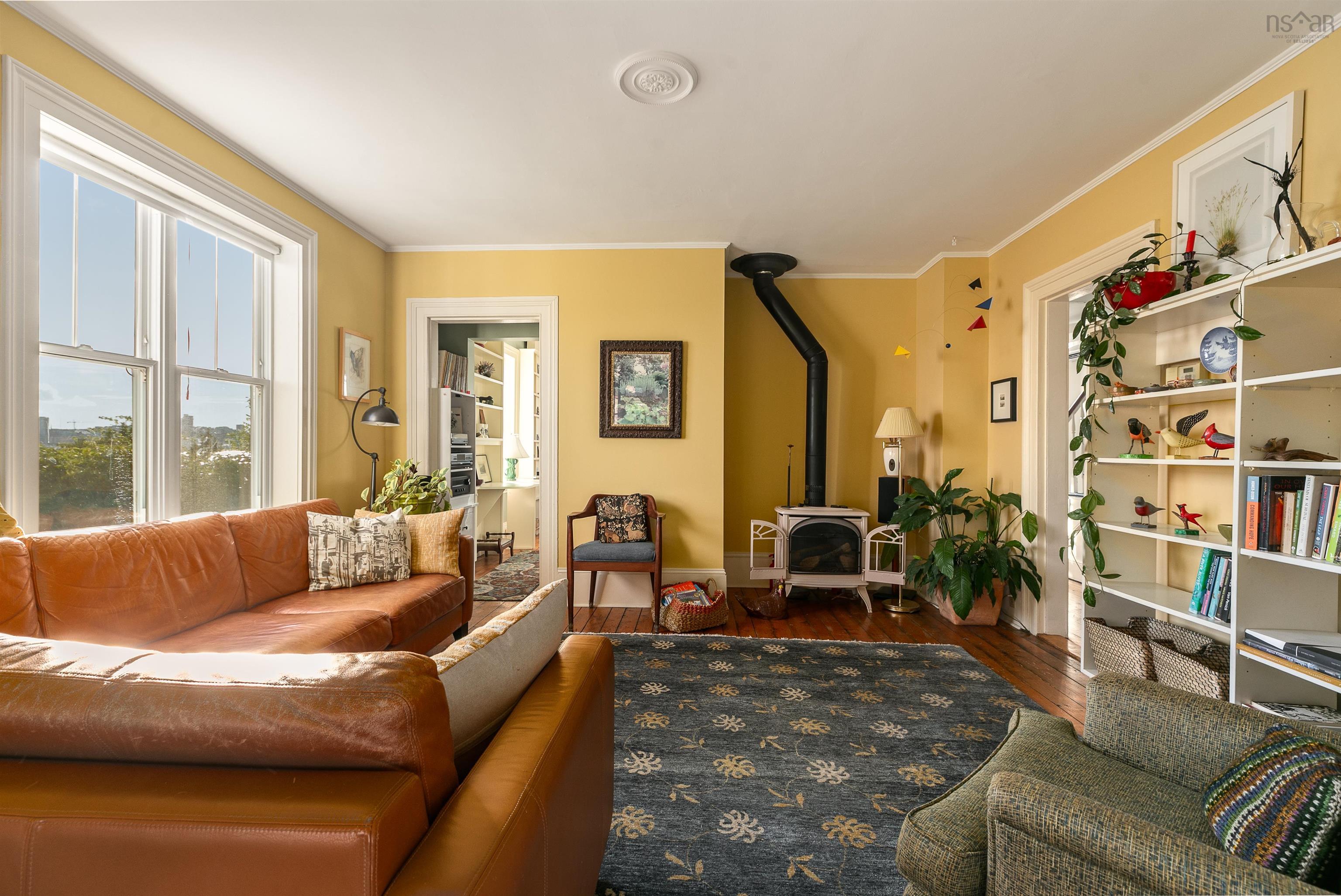 $949,900.00: 33 Cuisack Street, Dartmouth