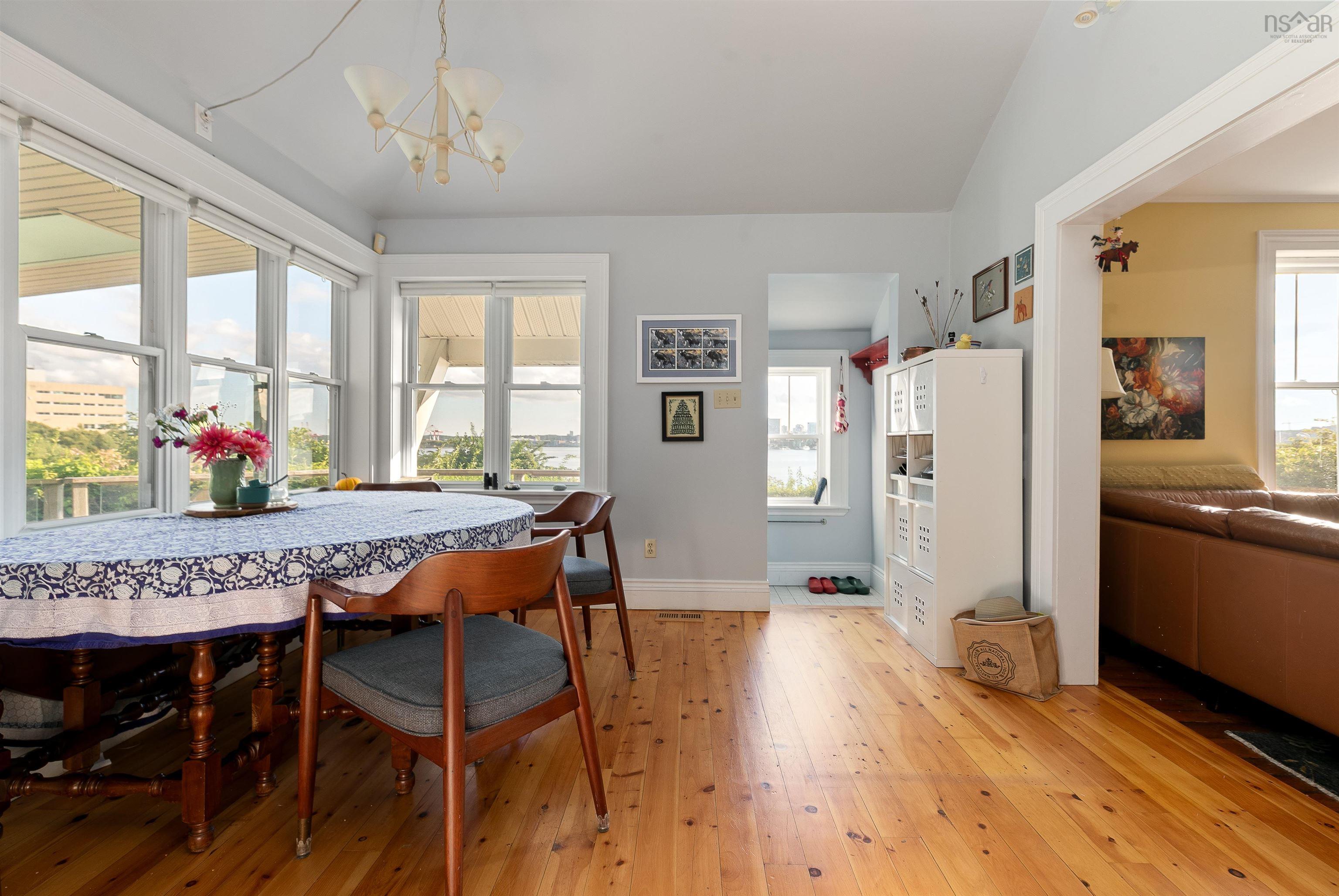 $949,900.00: 33 Cuisack Street, Dartmouth