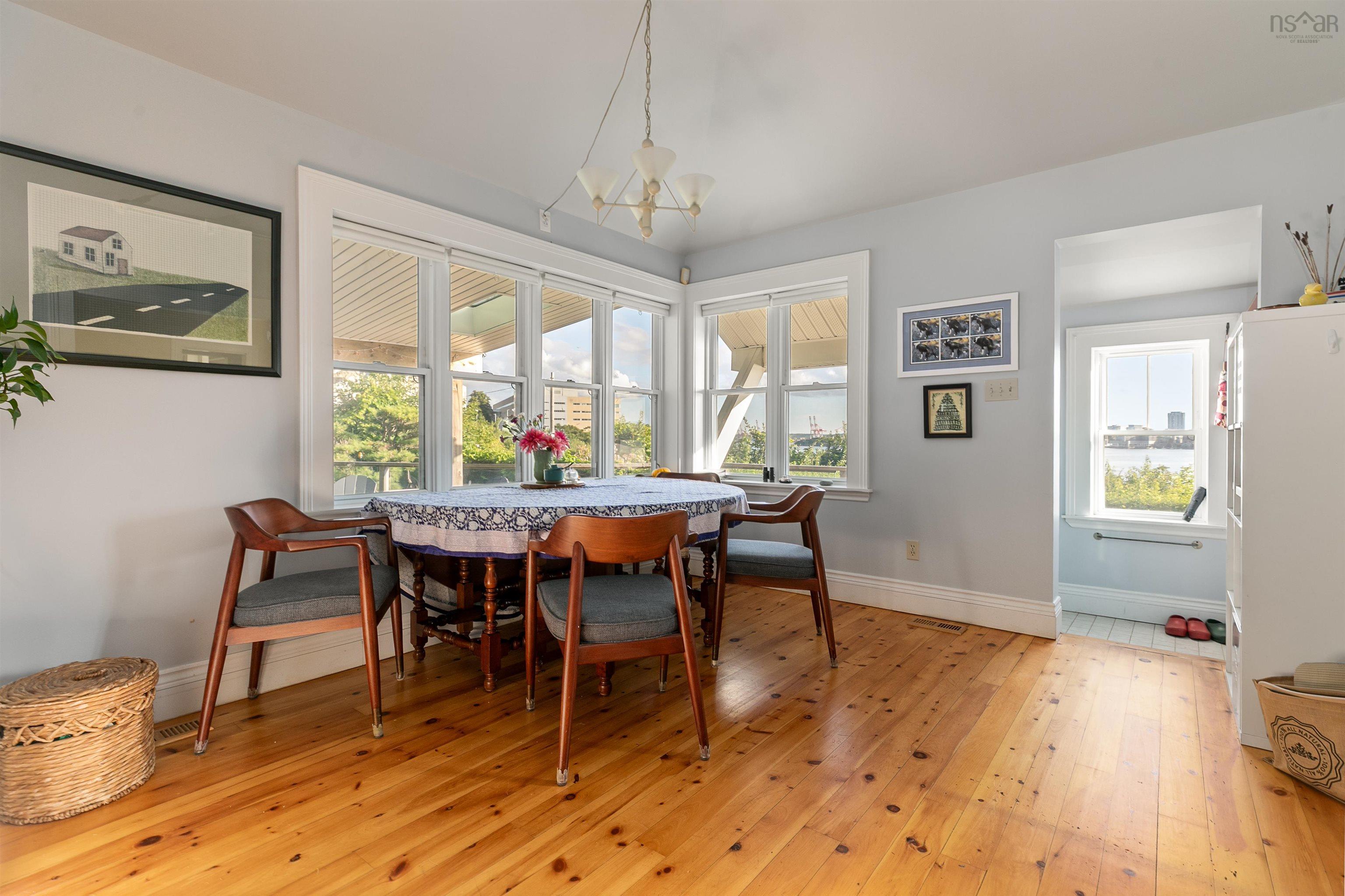 $949,900.00: 33 Cuisack Street, Dartmouth