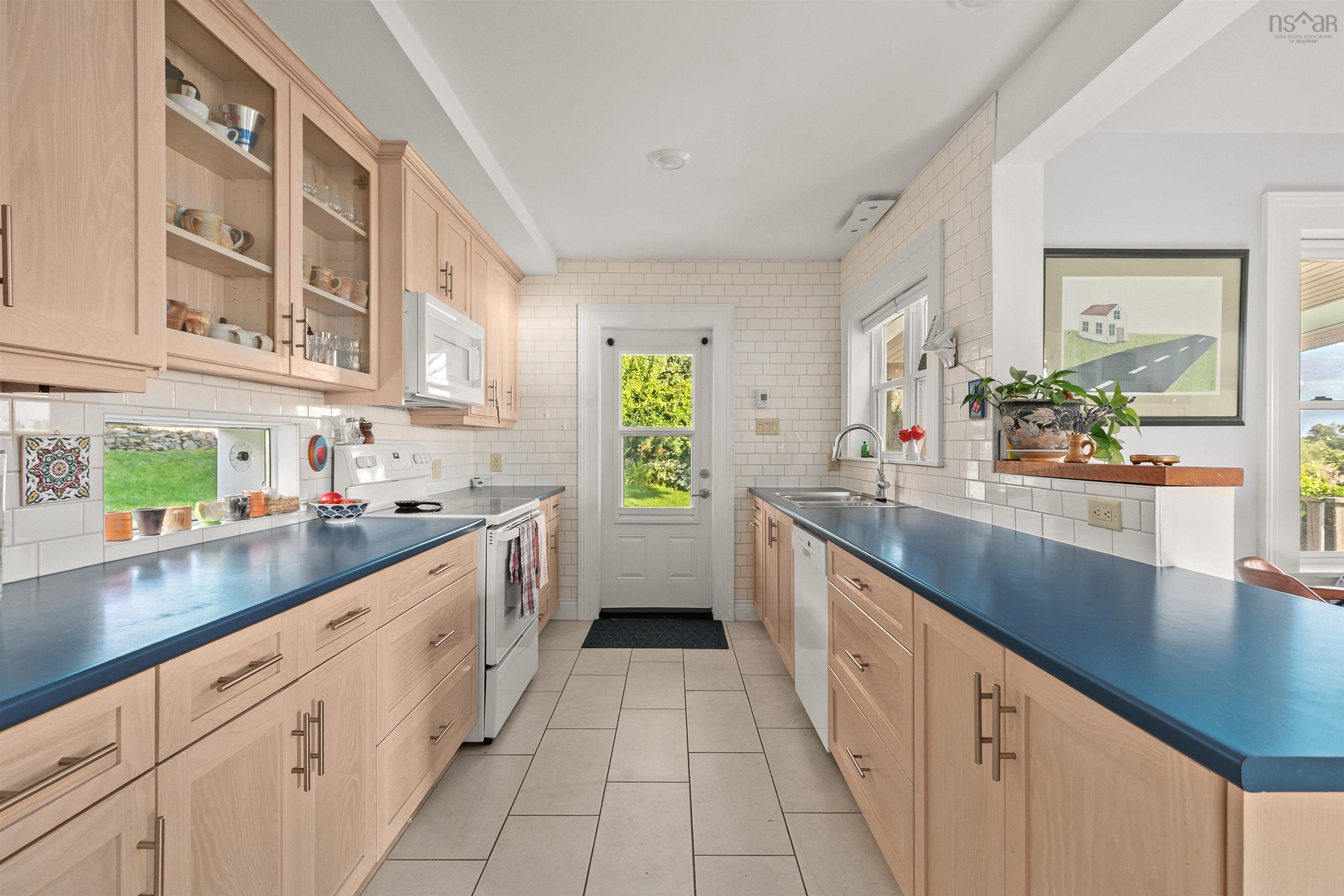 $949,900.00: 33 Cuisack Street, Dartmouth
