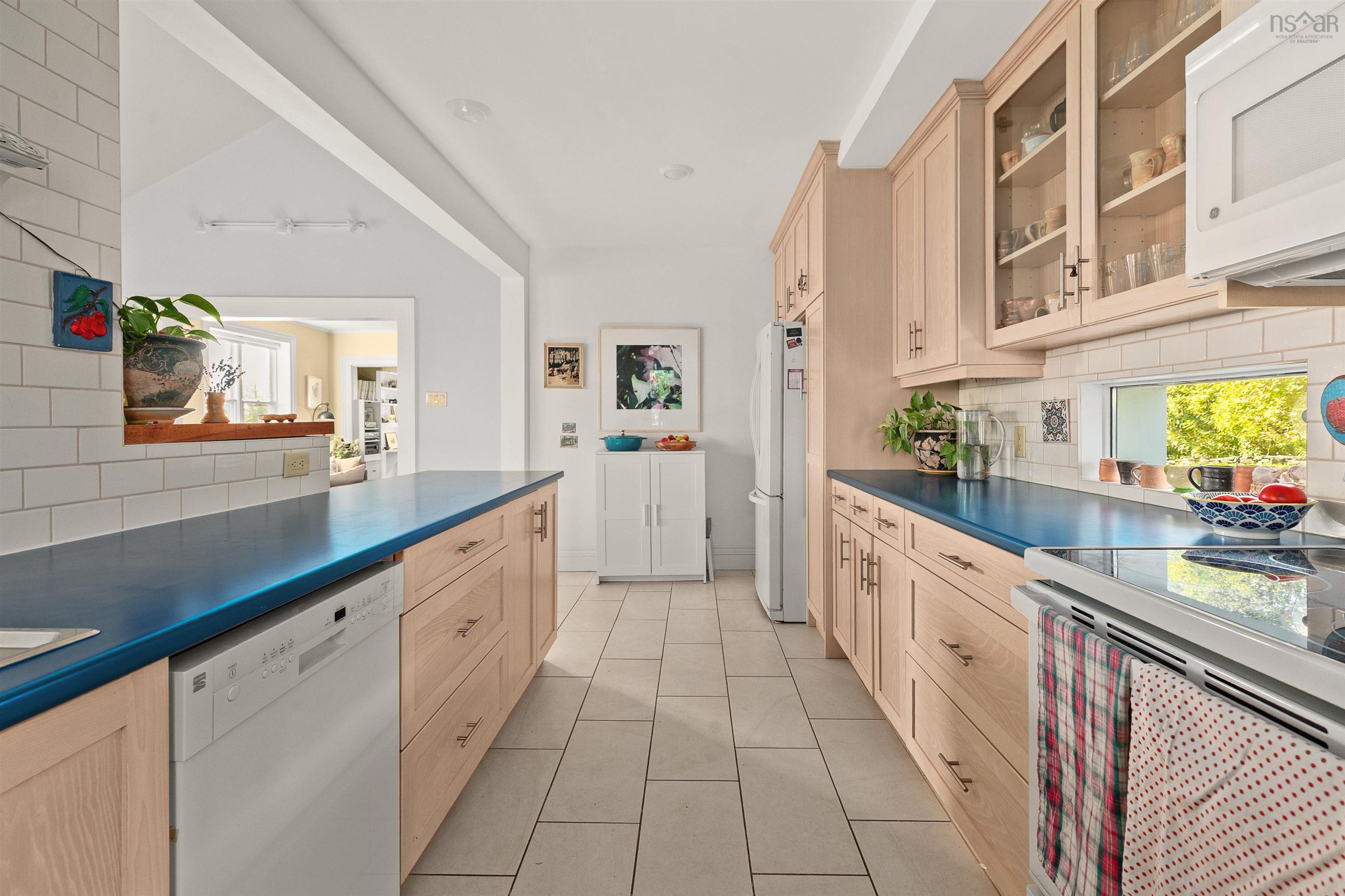 $949,900.00: 33 Cuisack Street, Dartmouth