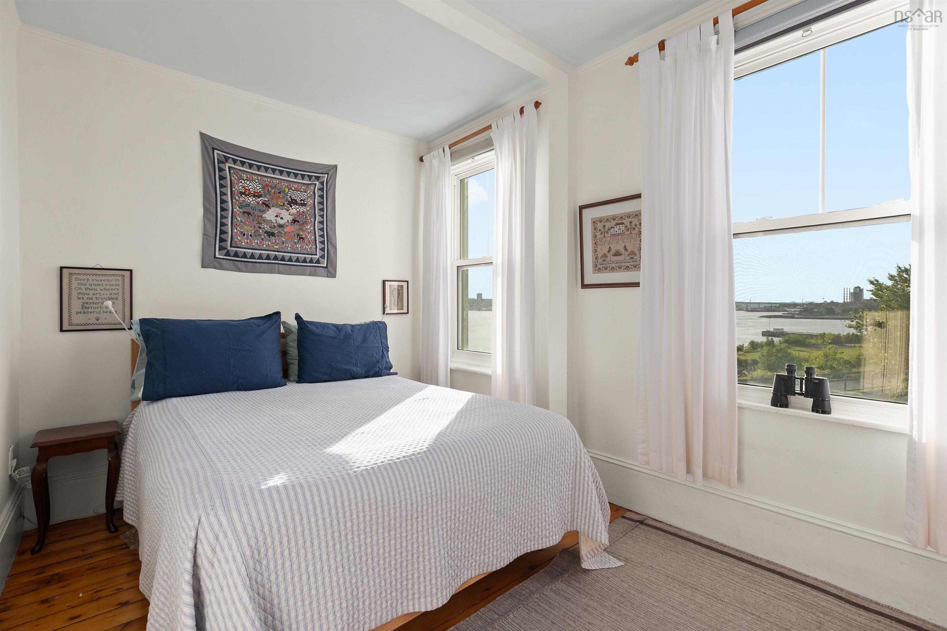 $949,900.00: 33 Cuisack Street, Dartmouth