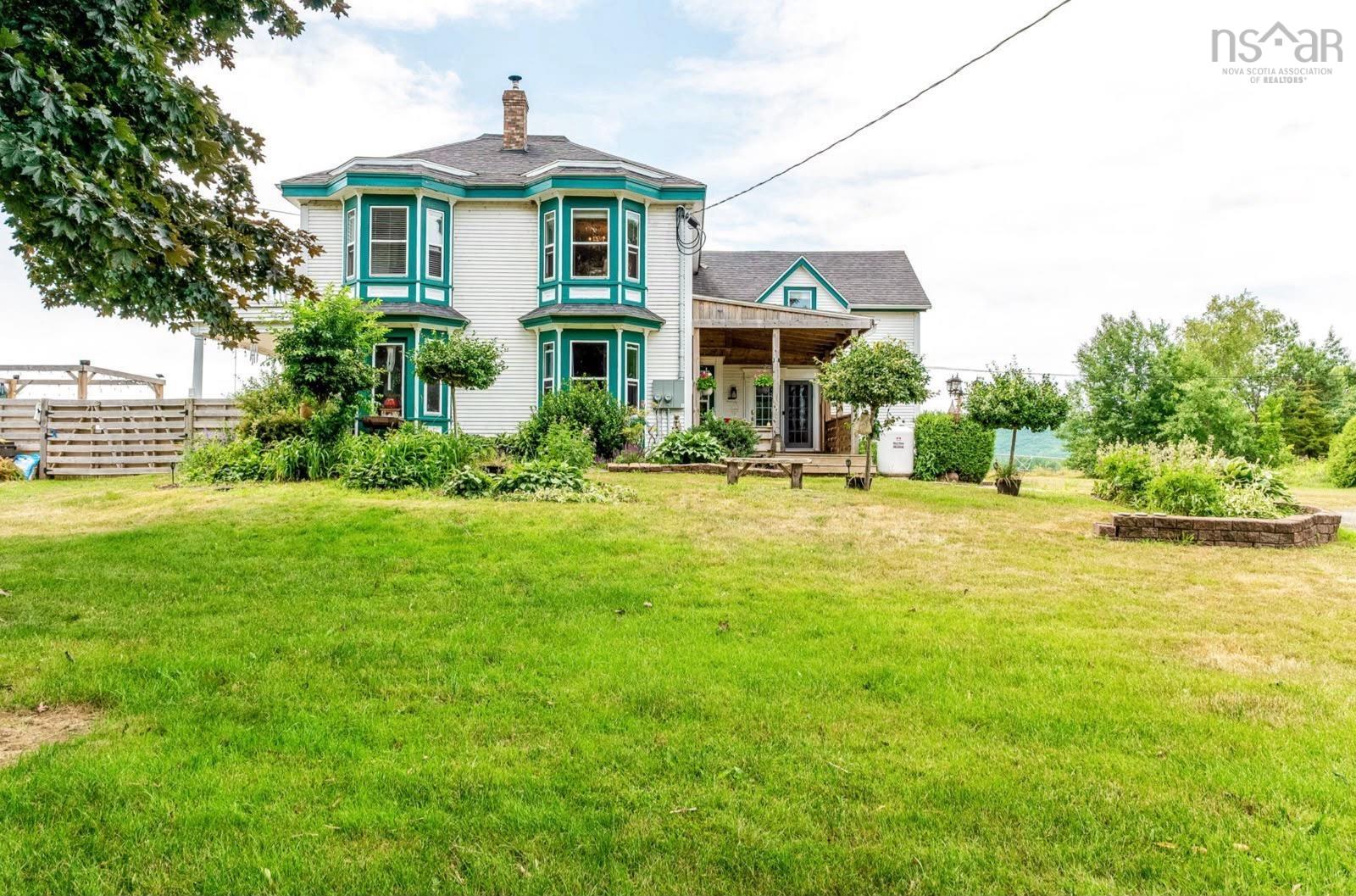 $649,900.00: 8843 221 Highway, Sheffield Mills