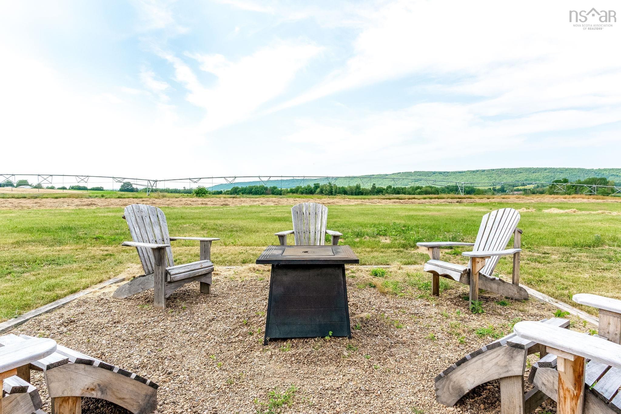 $649,900.00: 8843 221 Highway, Sheffield Mills