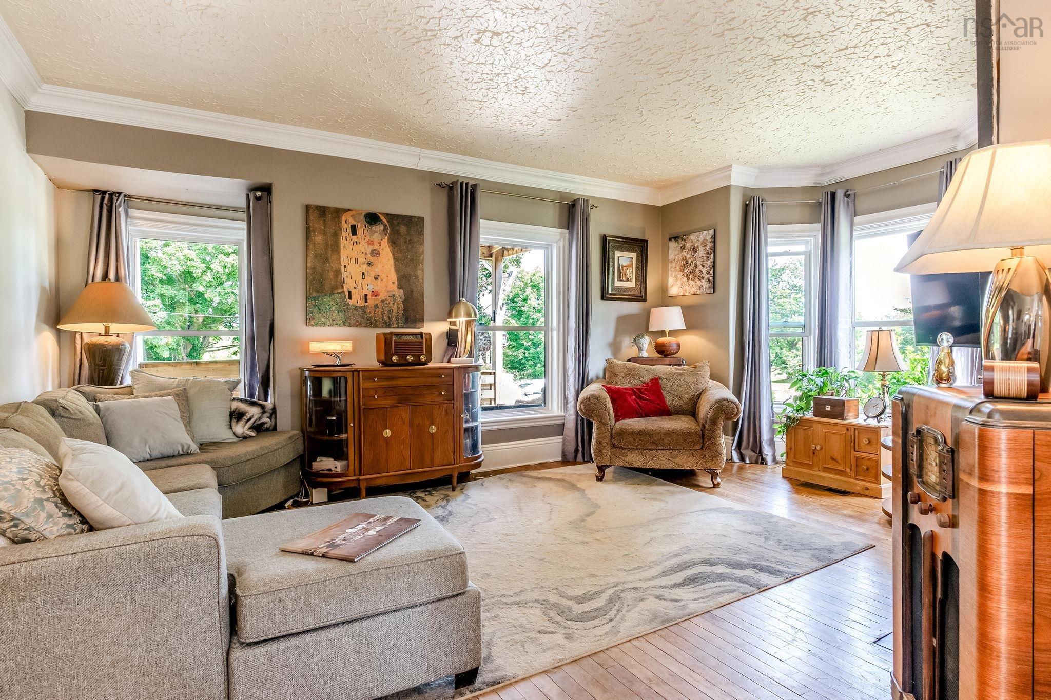 $649,900.00: 8843 221 Highway, Sheffield Mills