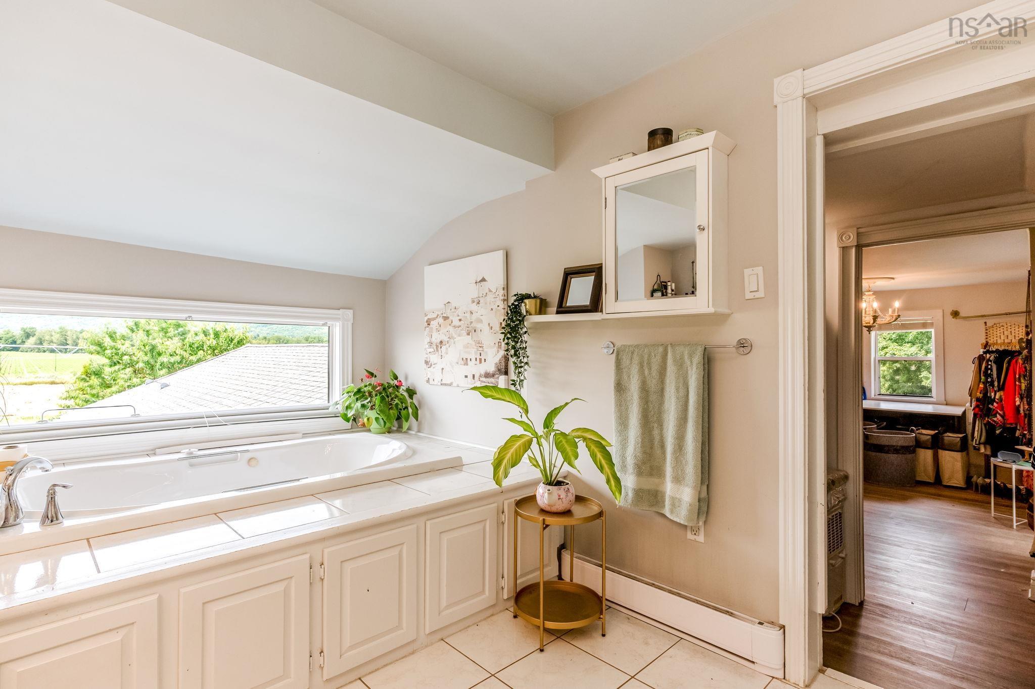 $649,900.00: 8843 221 Highway, Sheffield Mills
