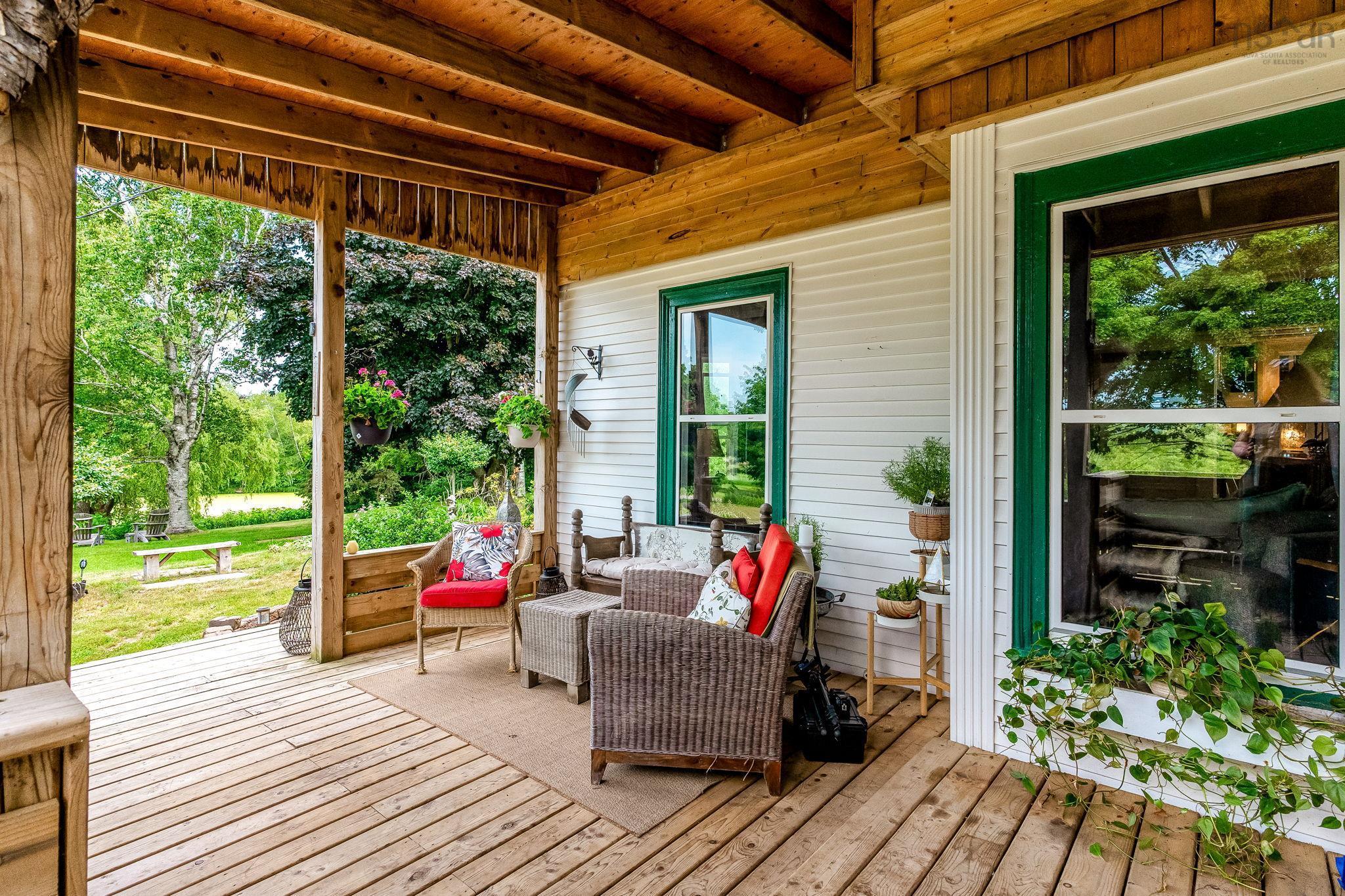 $649,900.00: 8843 221 Highway, Sheffield Mills