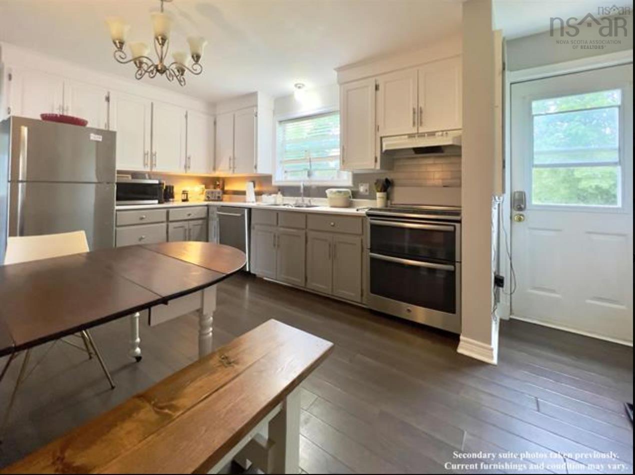 $649,900.00: 8843 221 Highway, Sheffield Mills