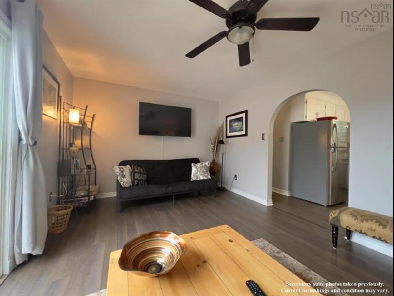 $649,900.00: 8843 221 Highway, Sheffield Mills