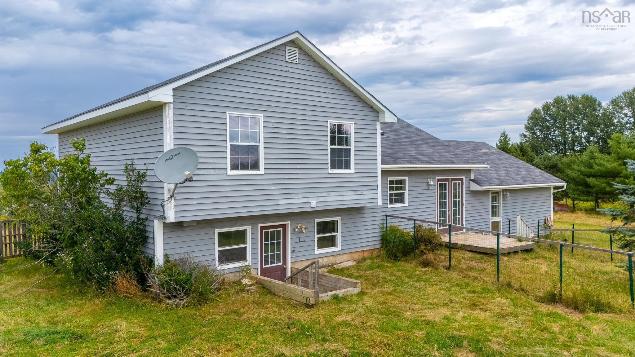 $530,000.00: 89 Basinview Road, Lockhartville