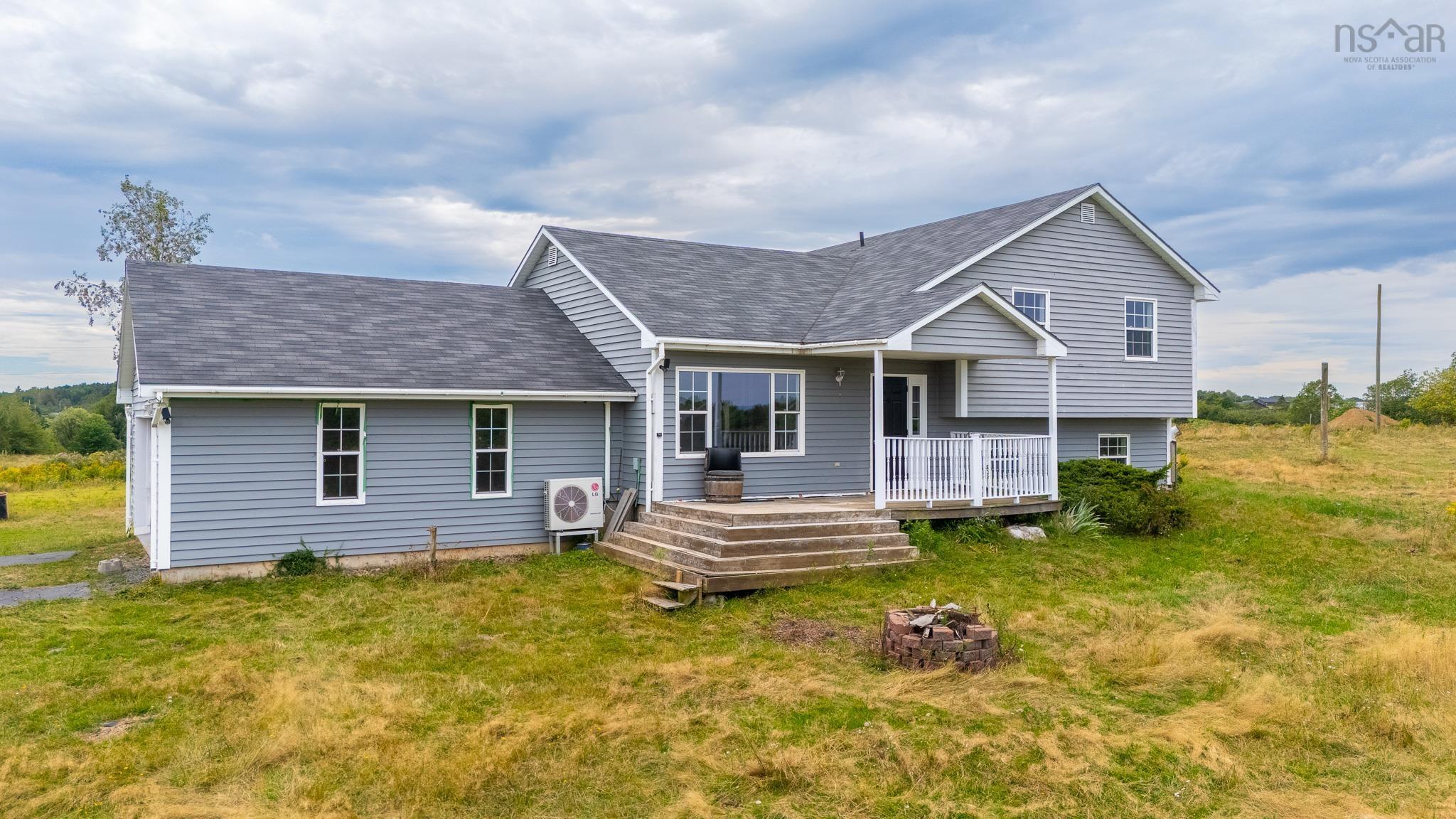 $530,000.00: 89 Basinview Road, Lockhartville