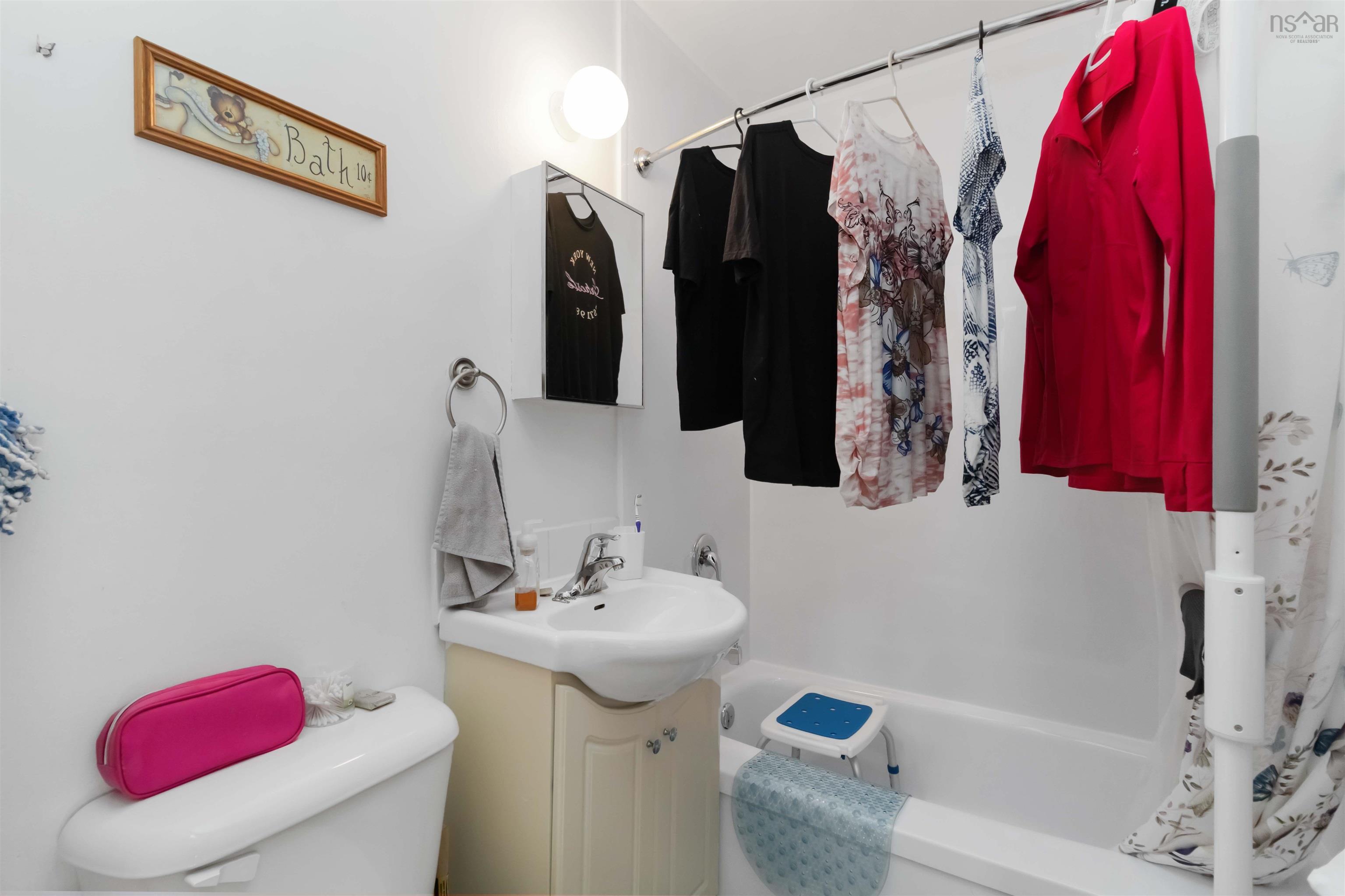 37 Gaston Road, Dartmouth, NS (MLS 202621177)