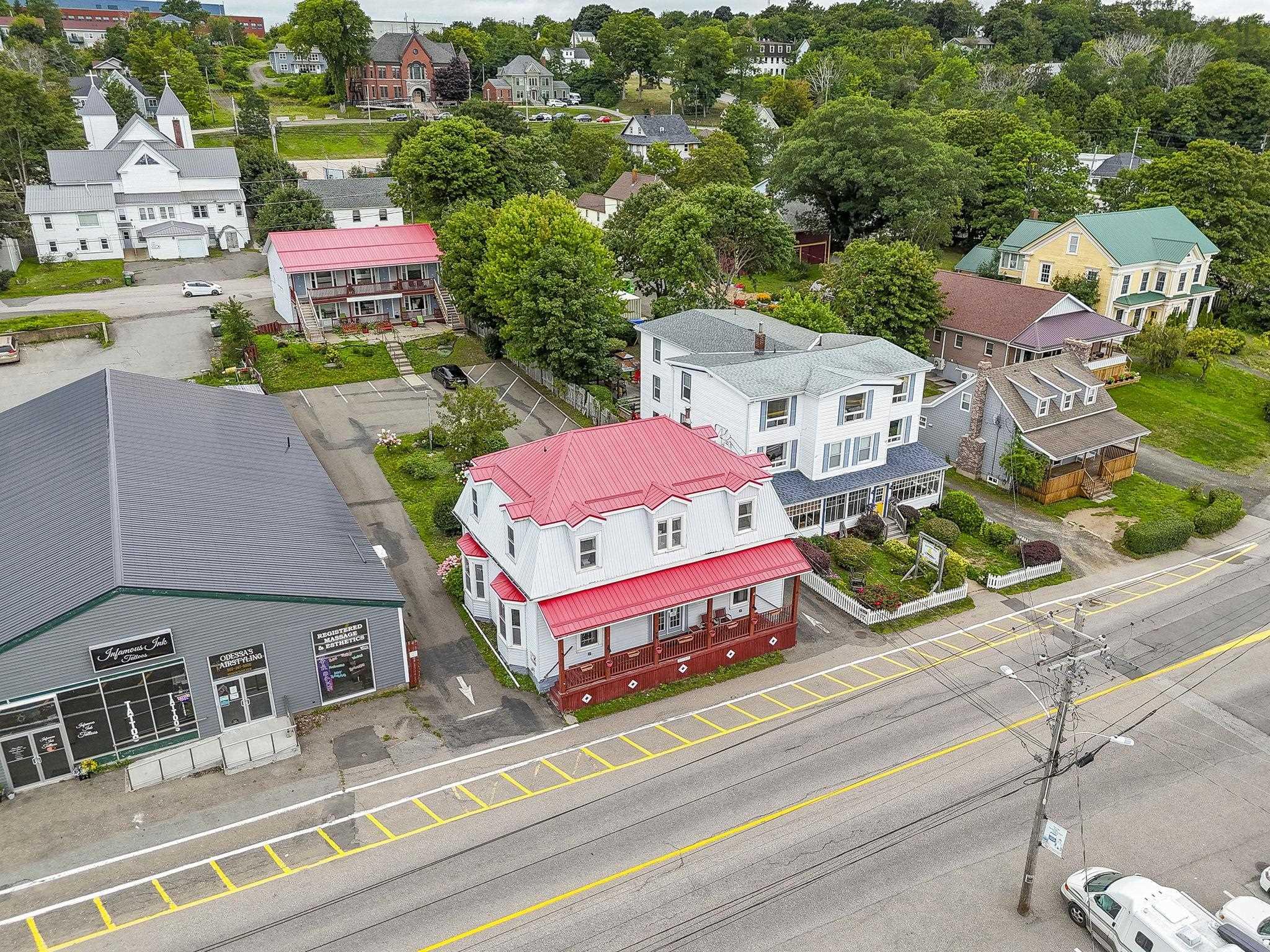 $800,000.00: 111 Montague Row, Digby