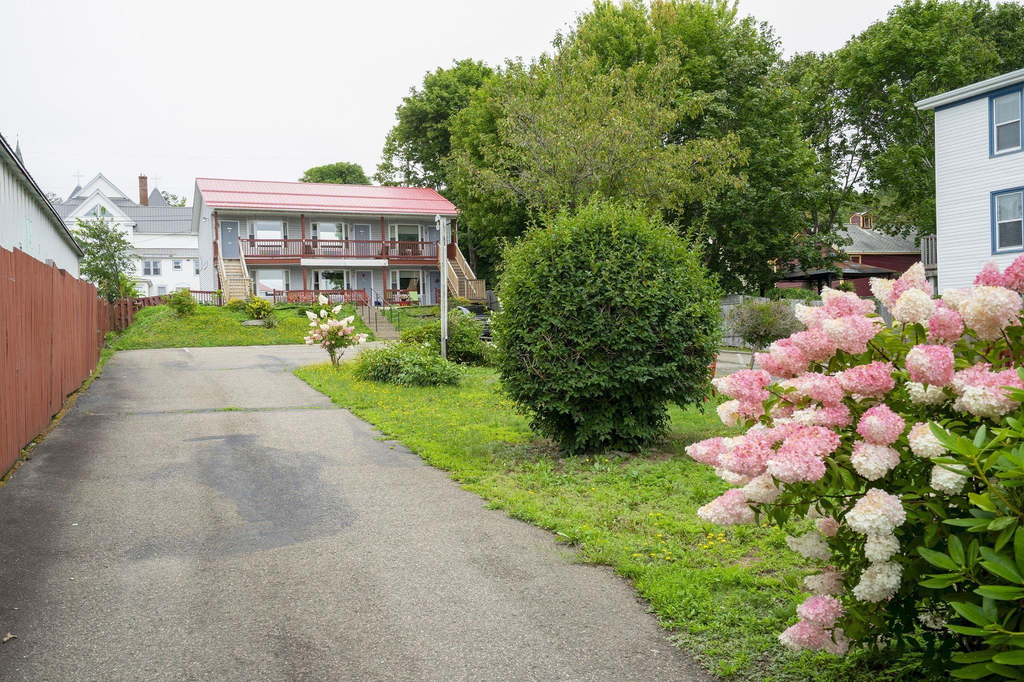 $800,000.00: 111 Montague Row, Digby