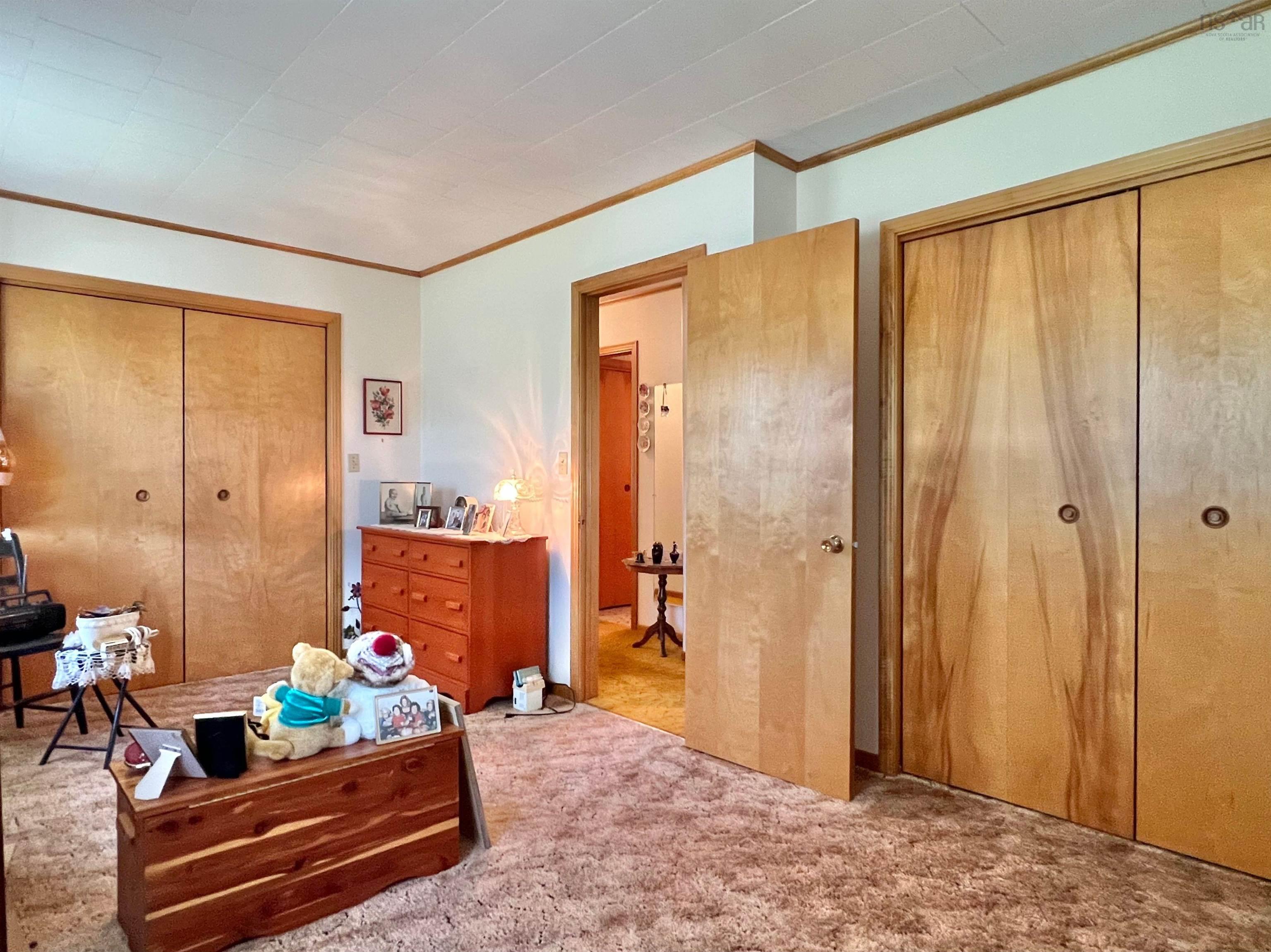 $299,900.00: 9128 Highway 3, Pleasant Lake