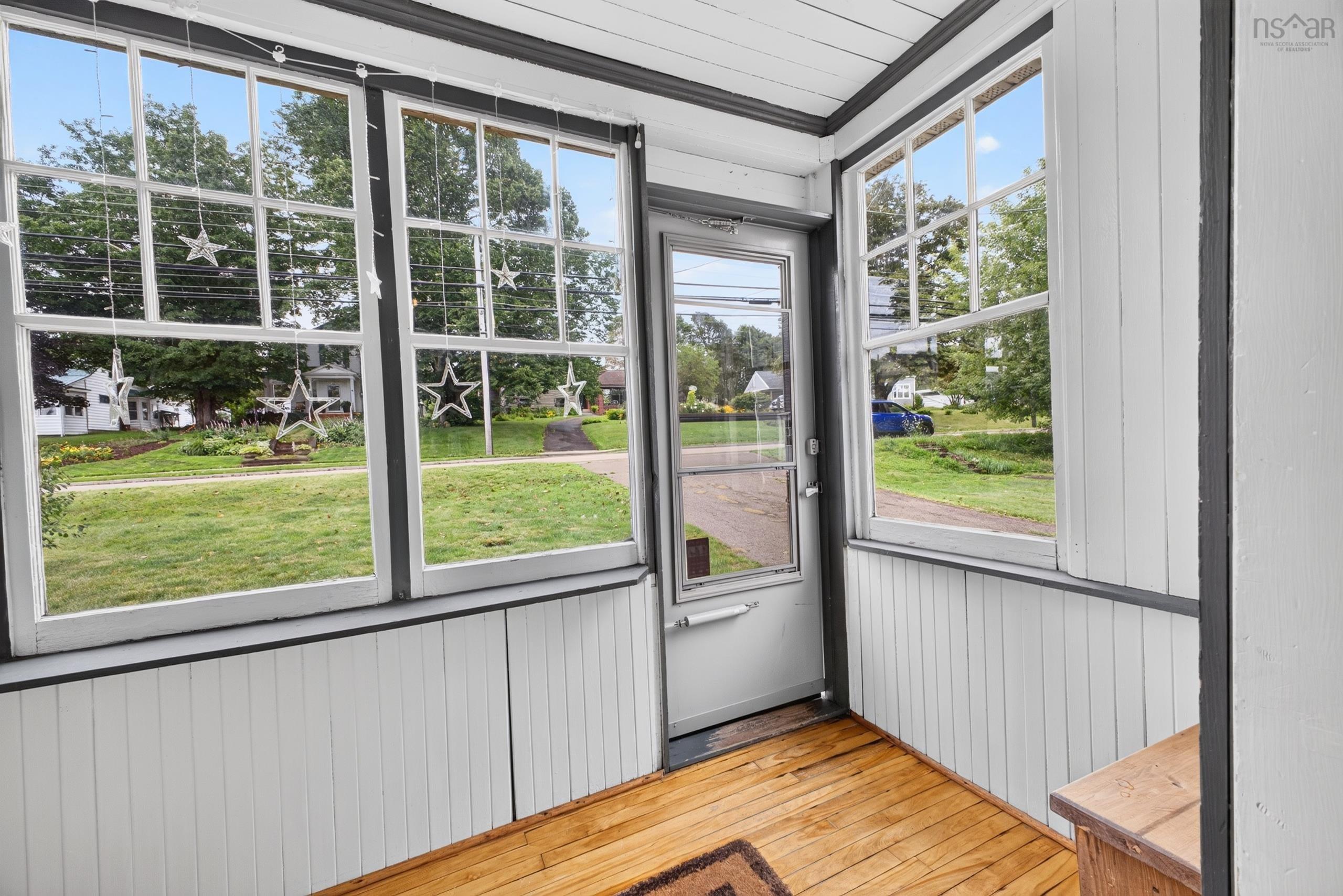 $324,900.00: 222 VICTORIA Street E, Amherst