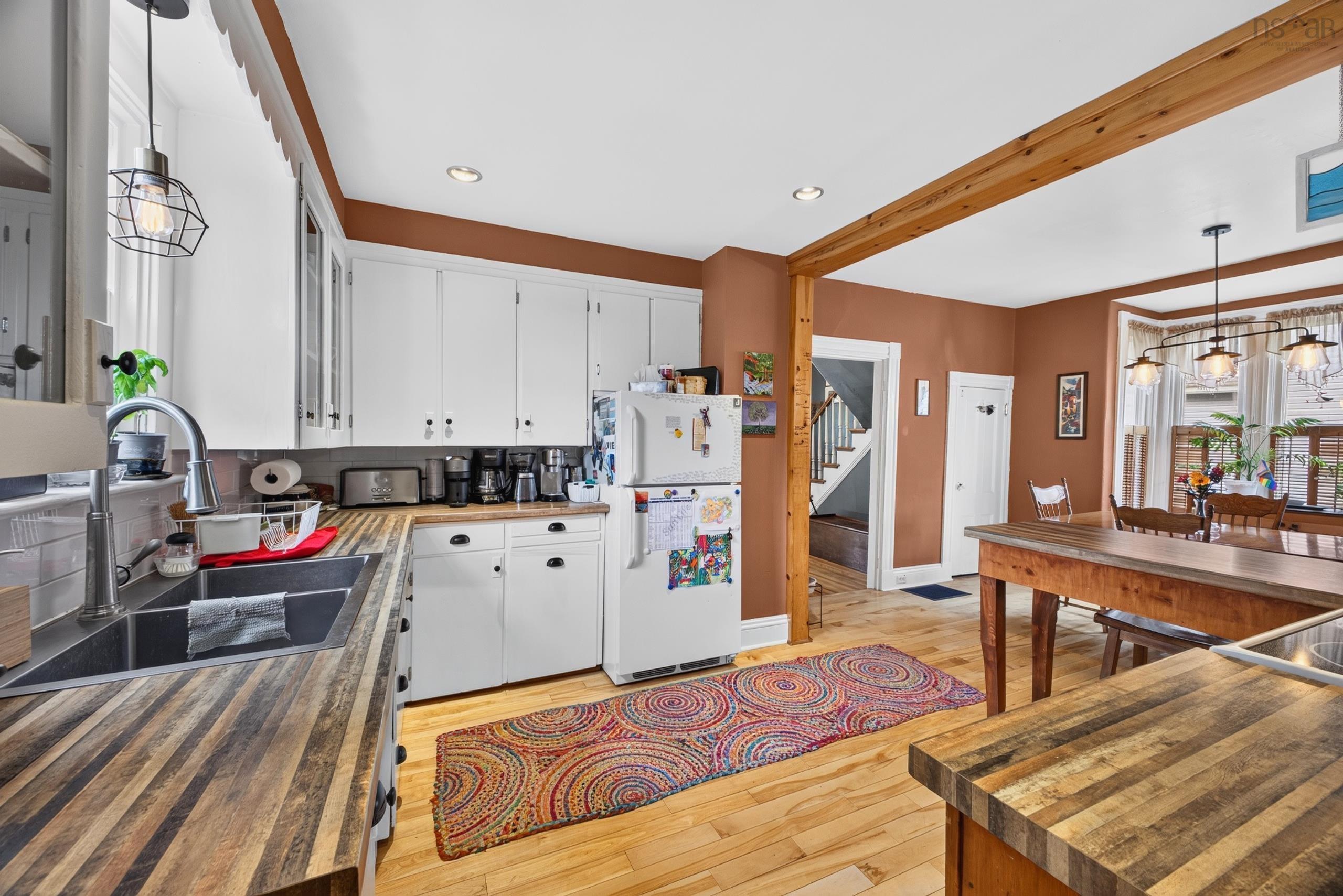 $324,900.00: 222 VICTORIA Street E, Amherst