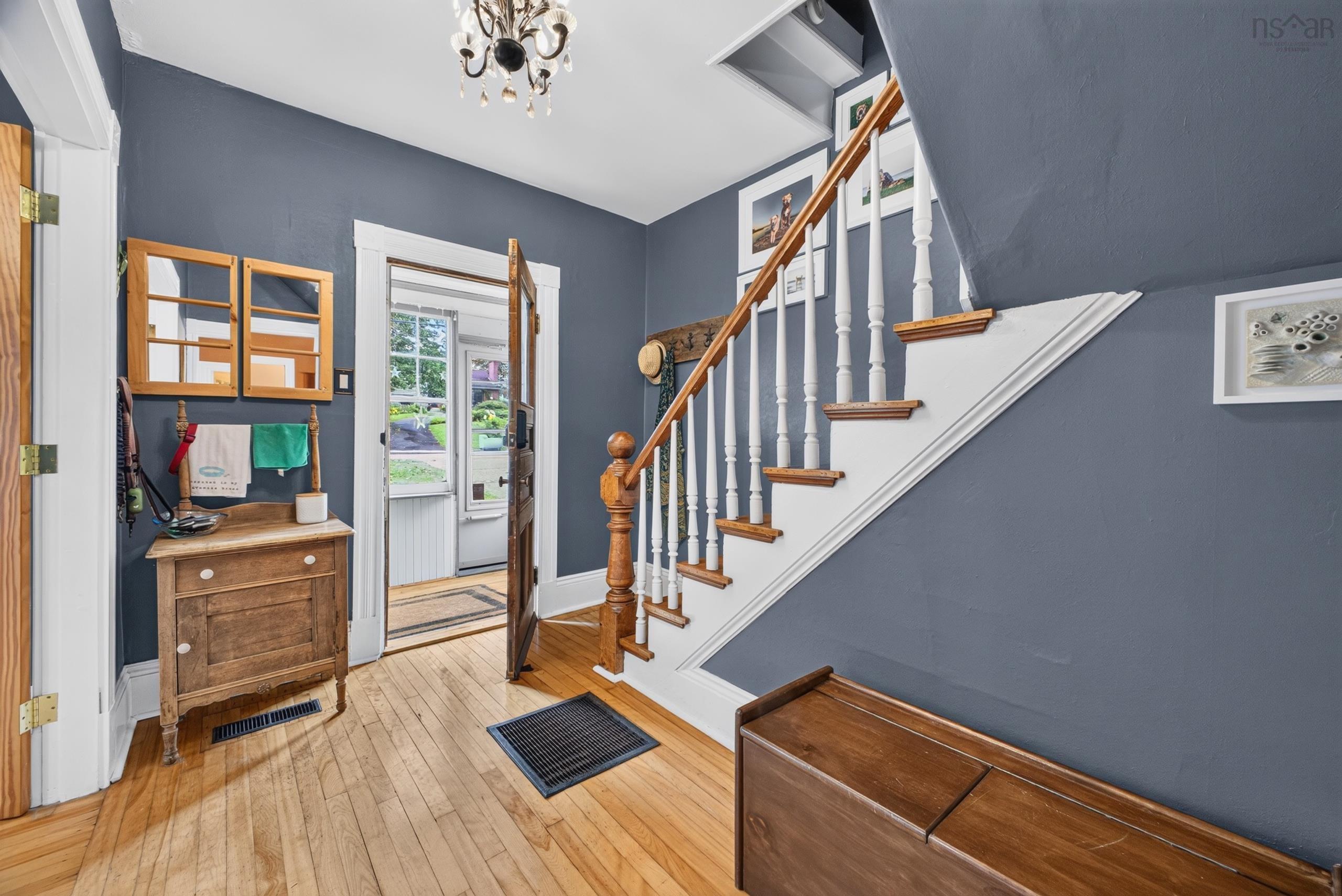 $324,900.00: 222 VICTORIA Street E, Amherst
