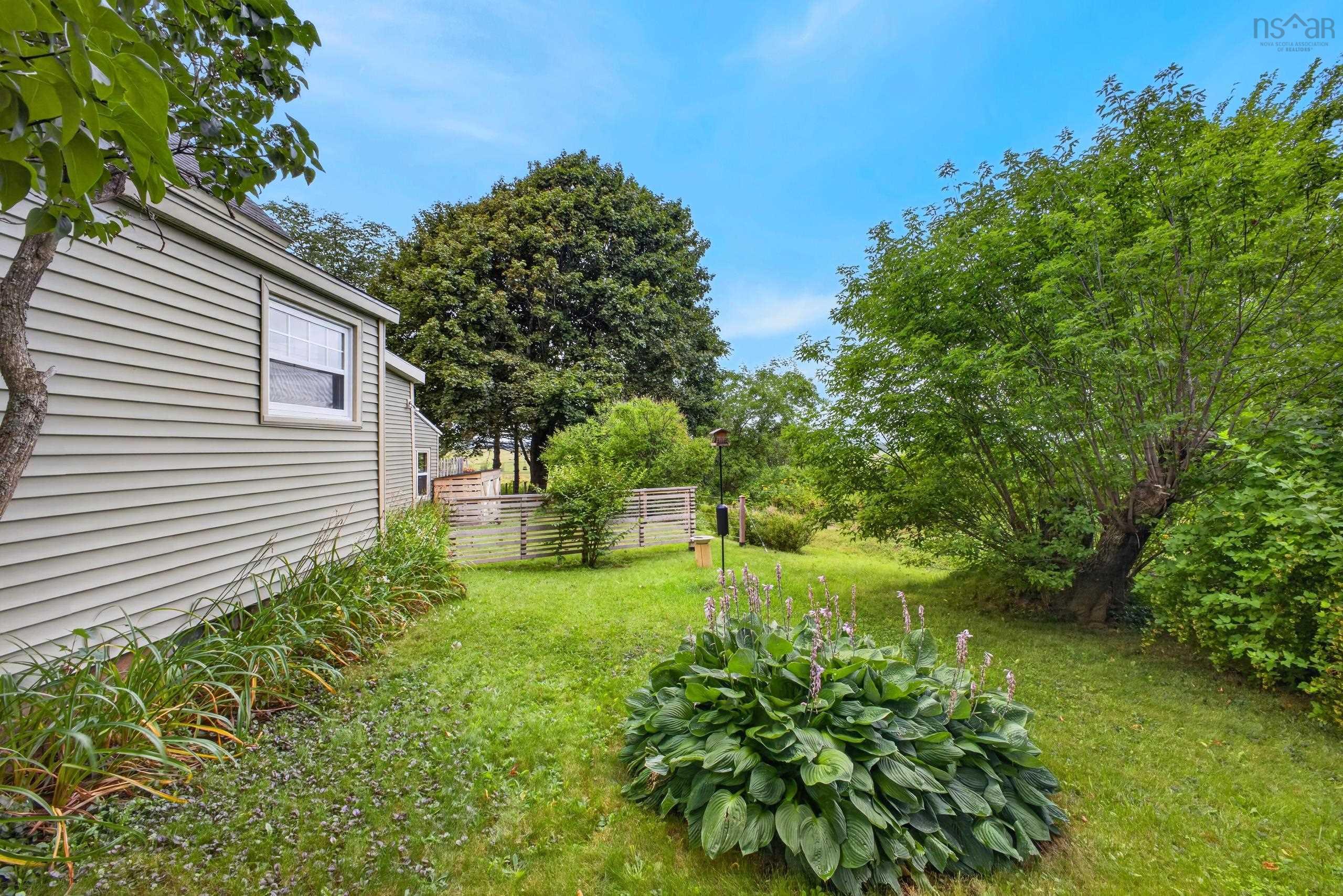 $324,900.00: 222 VICTORIA Street E, Amherst