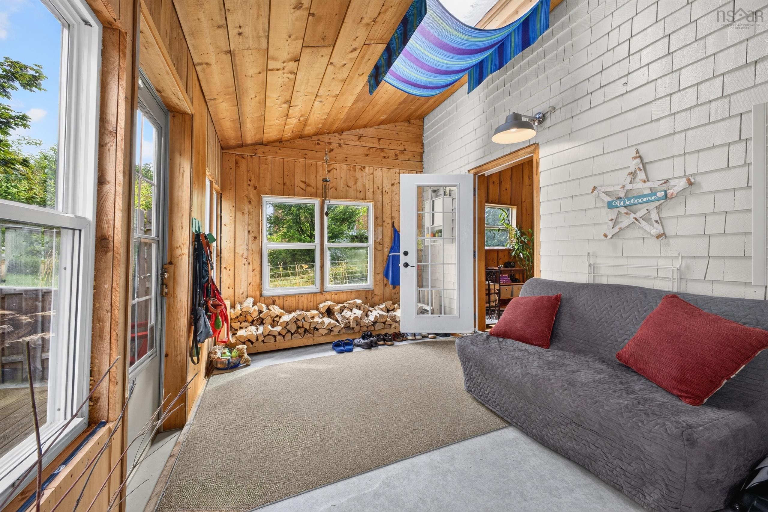 $324,900.00: 222 VICTORIA Street E, Amherst
