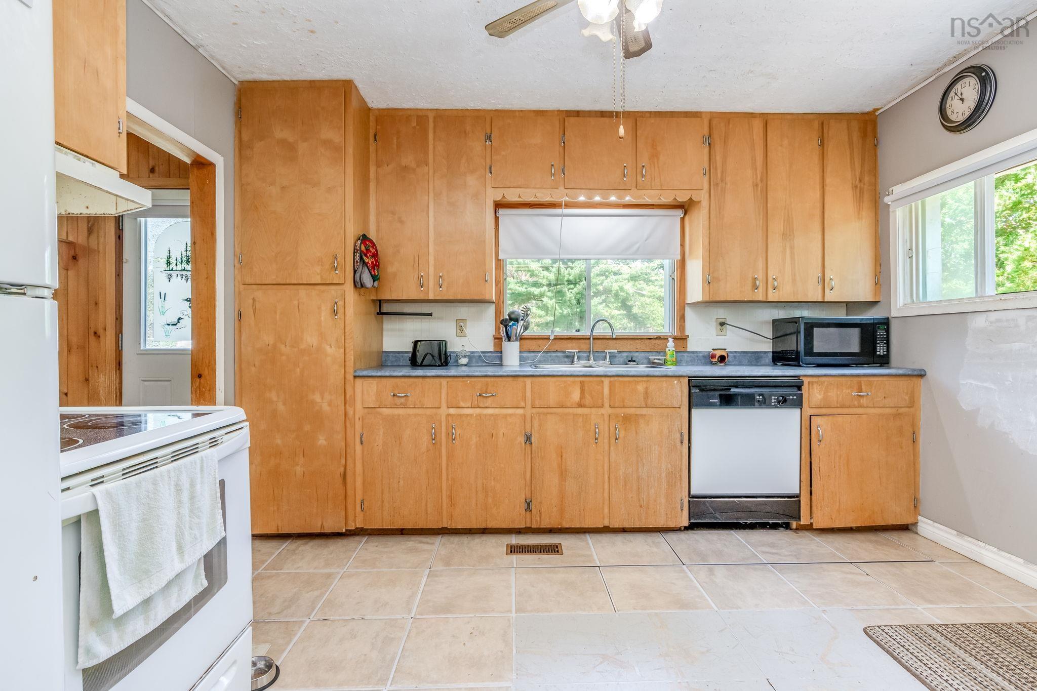 $199,900.00: 5915 208 Highway, North Brookfield