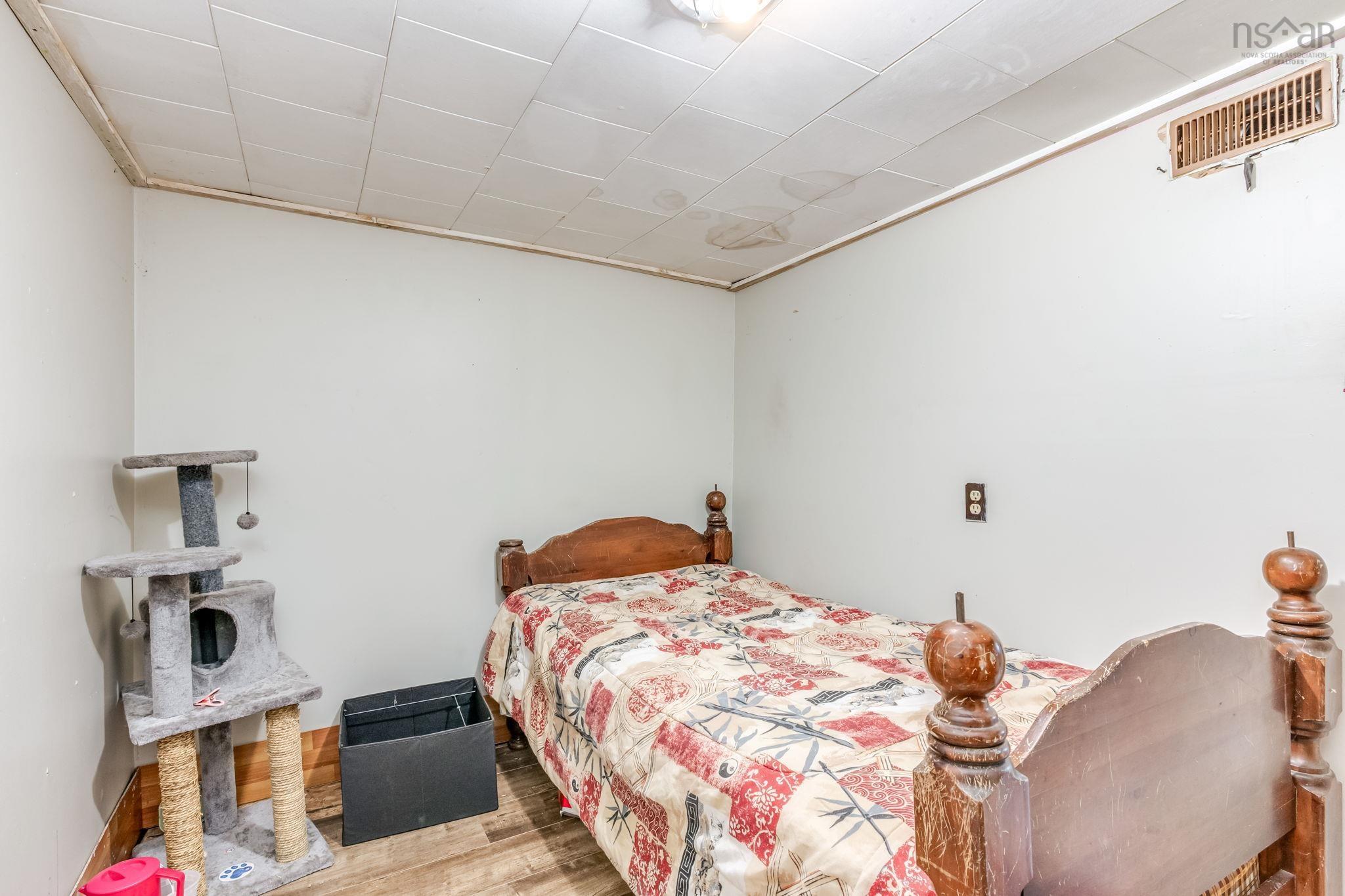 $199,900.00: 5915 208 Highway, North Brookfield