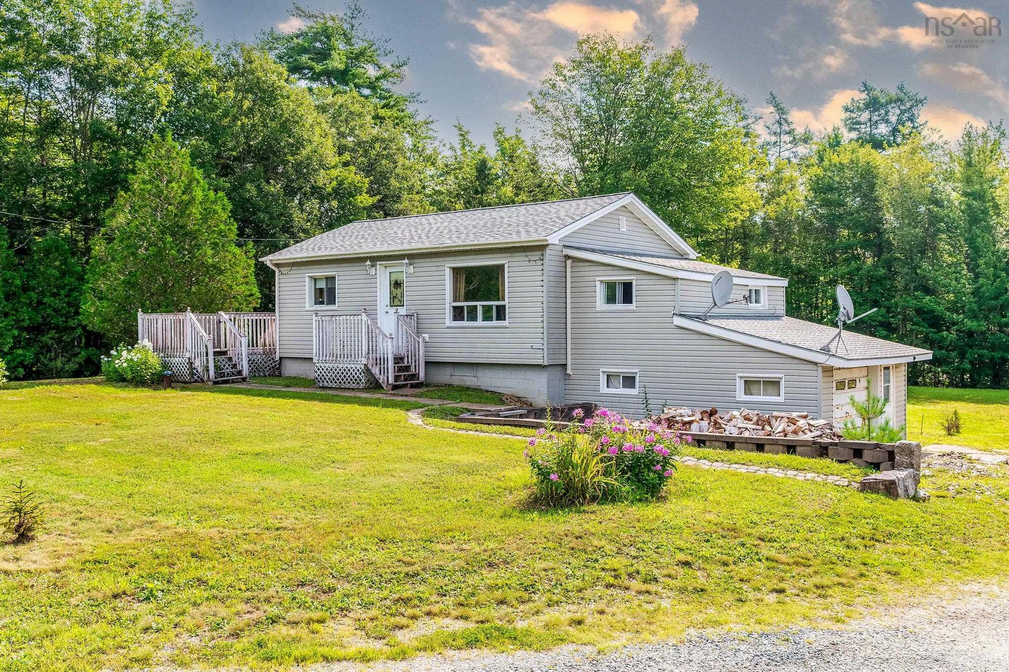 $199,900.00: 5915 208 Highway, North Brookfield