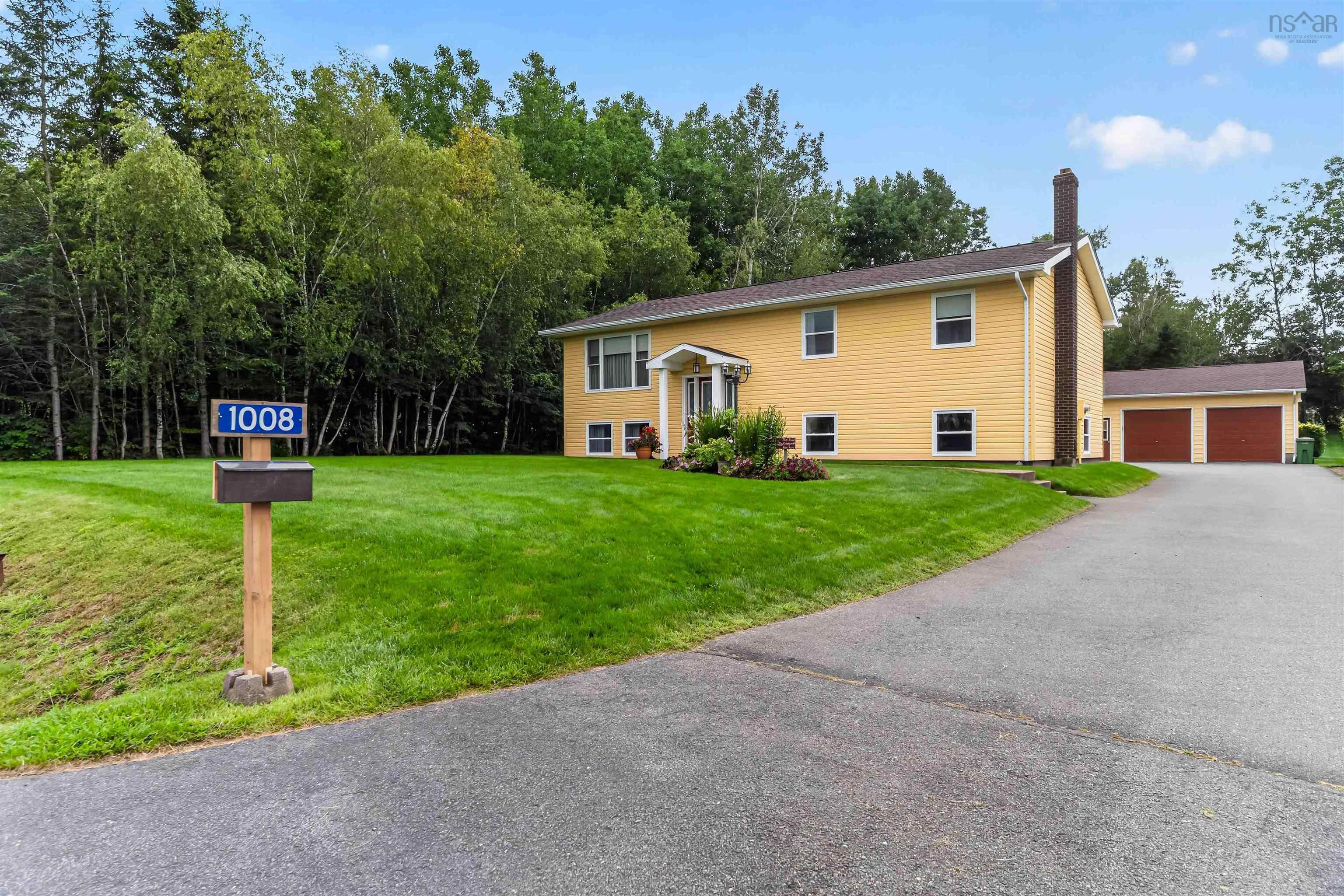 $859,900.00: 1008 Country Club Boulevard, New Minas