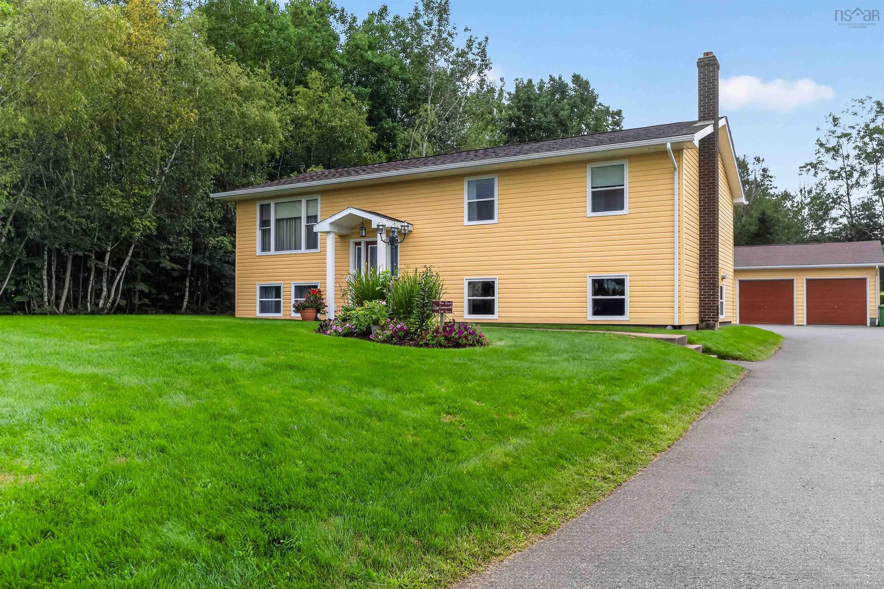$859,900.00: 1008 Country Club Boulevard, New Minas