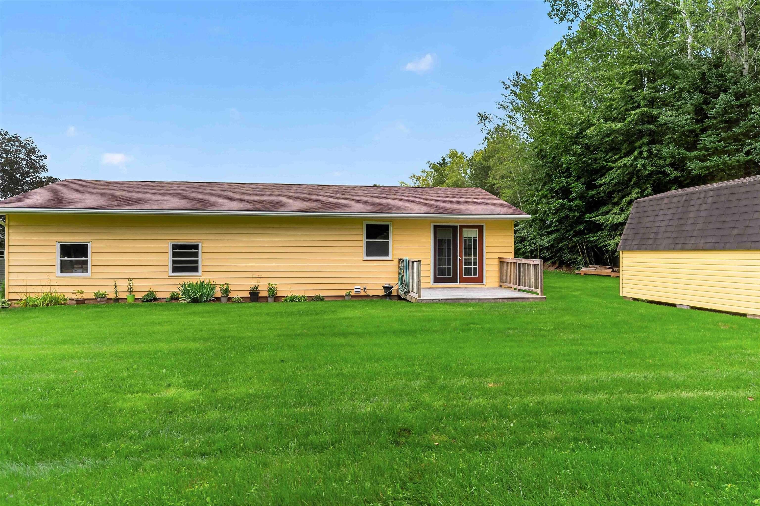 $859,900.00: 1008 Country Club Boulevard, New Minas