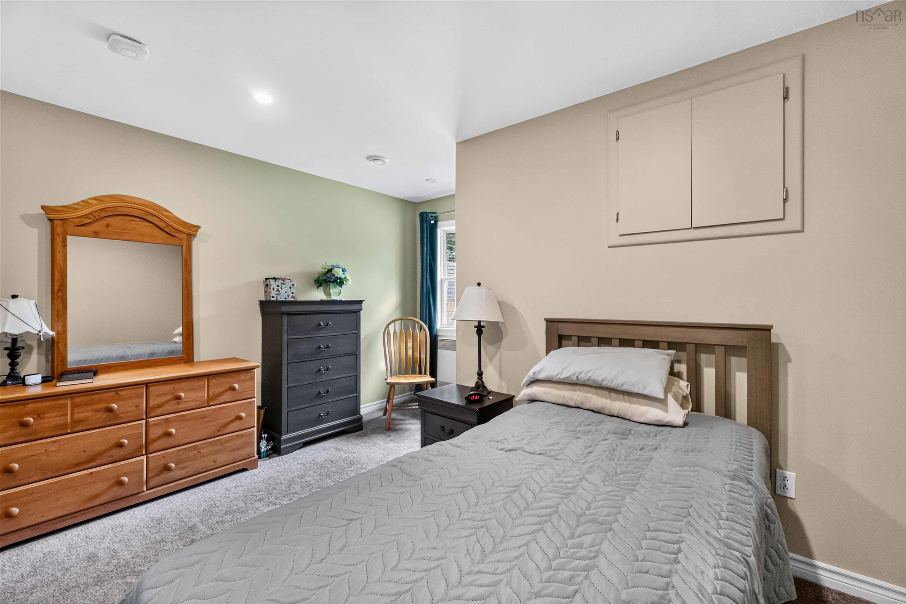 $859,900.00: 1008 Country Club Boulevard, New Minas
