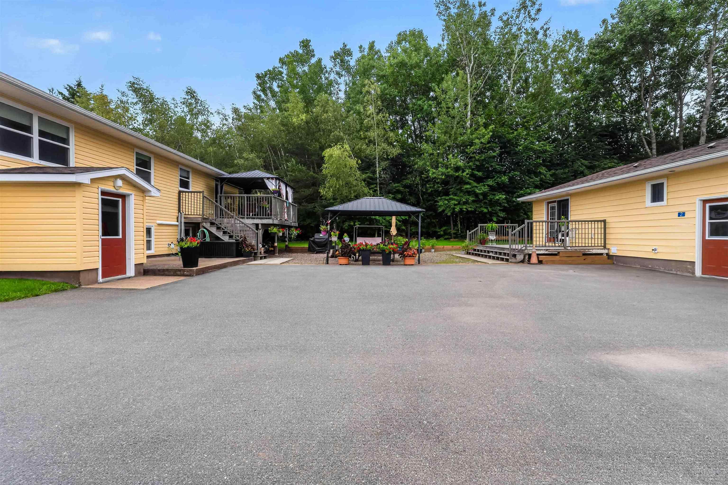 $859,900.00: 1008 Country Club Boulevard, New Minas